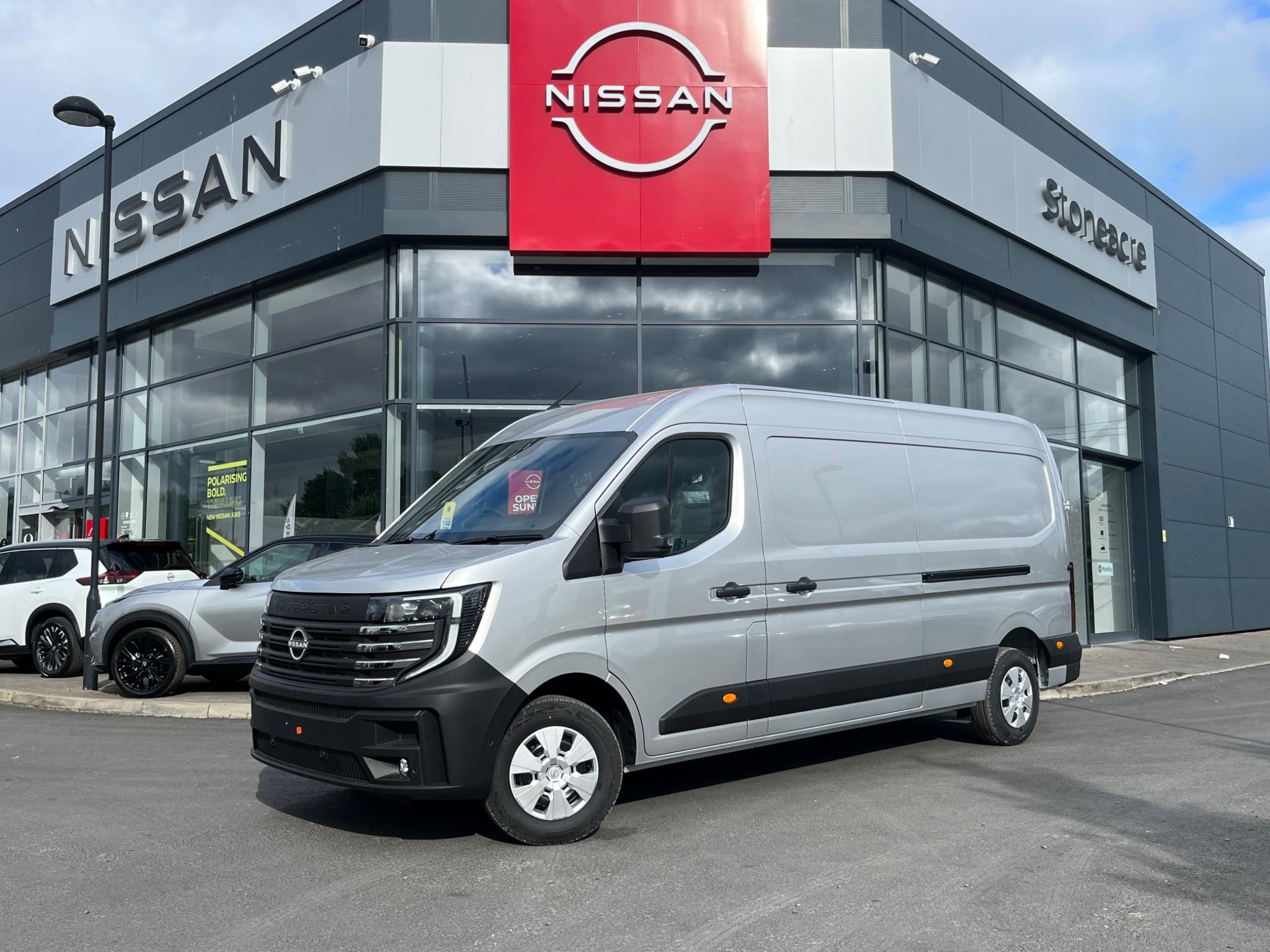 Nissan Interstar Image 12