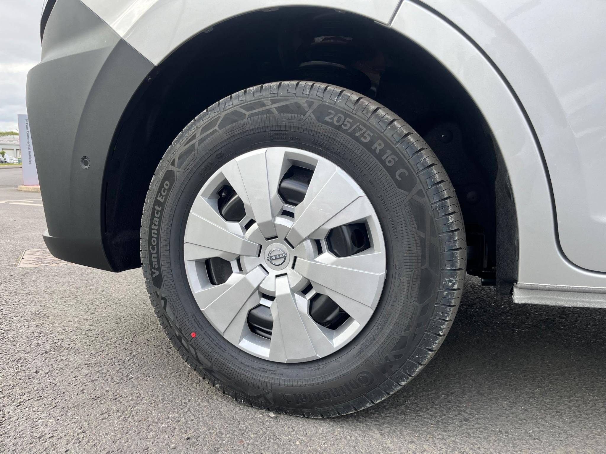 Nissan Interstar Image 15