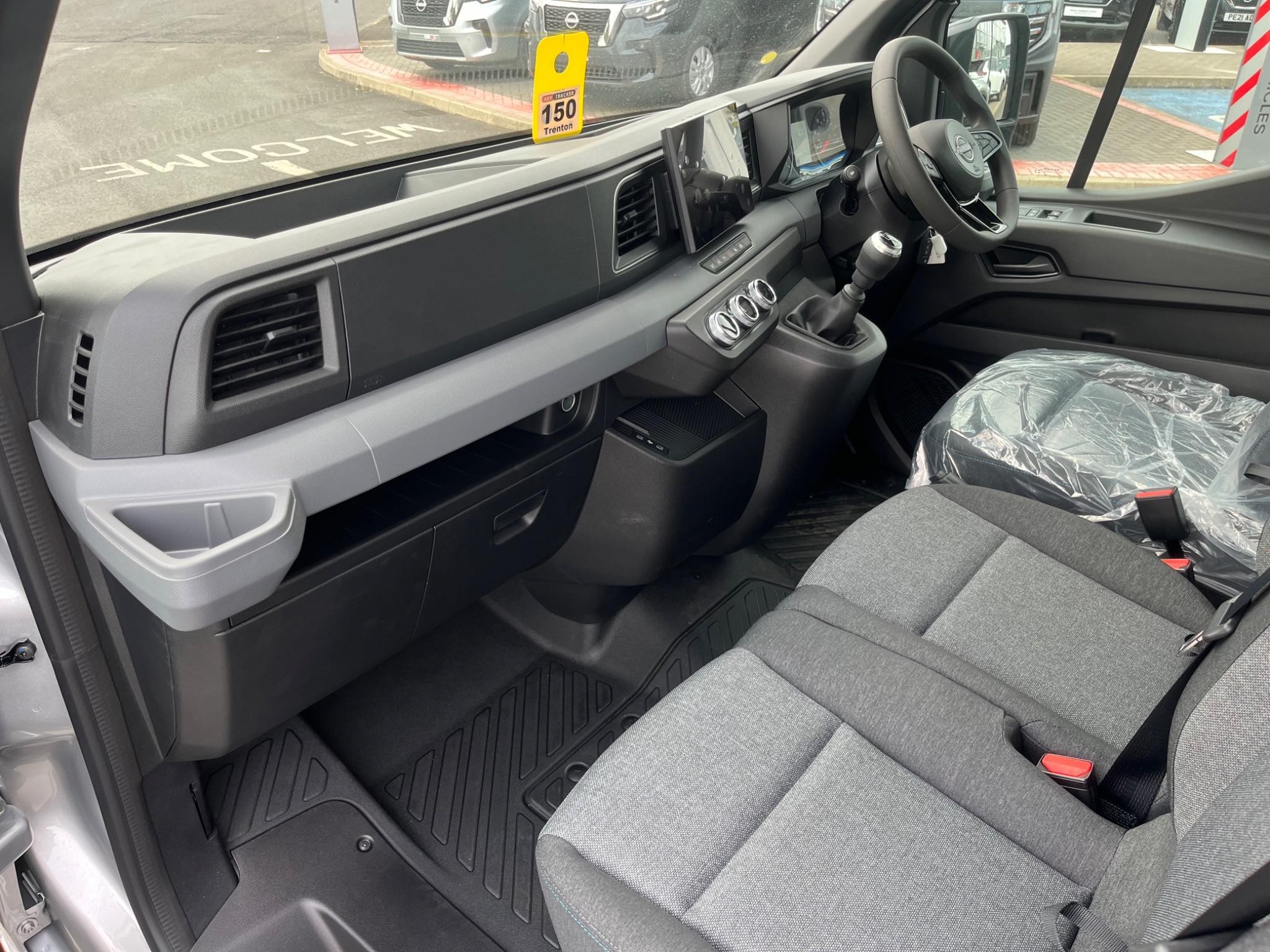 Nissan Interstar Image 19