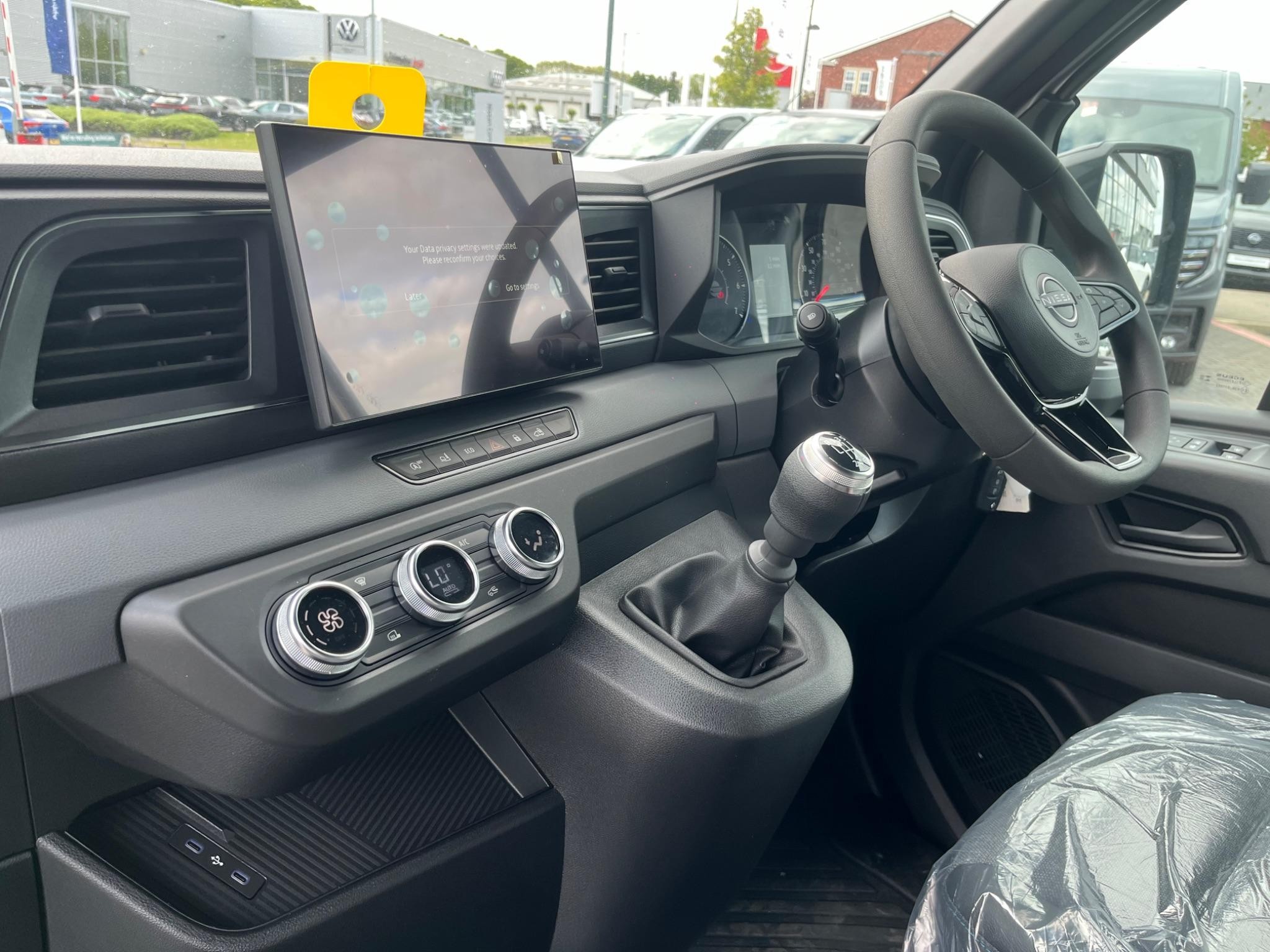 Nissan Interstar Image 20