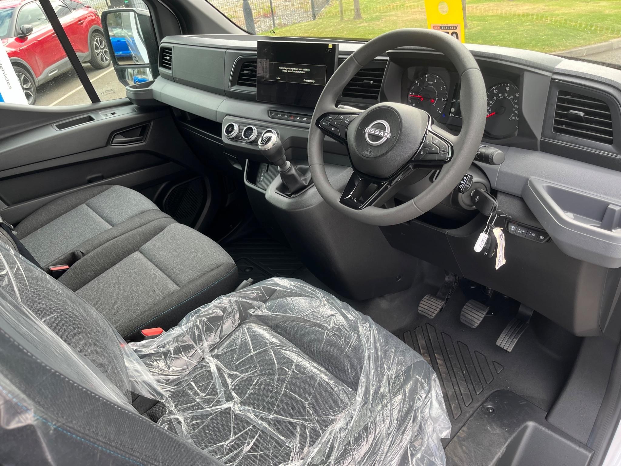 Nissan Interstar Image 21