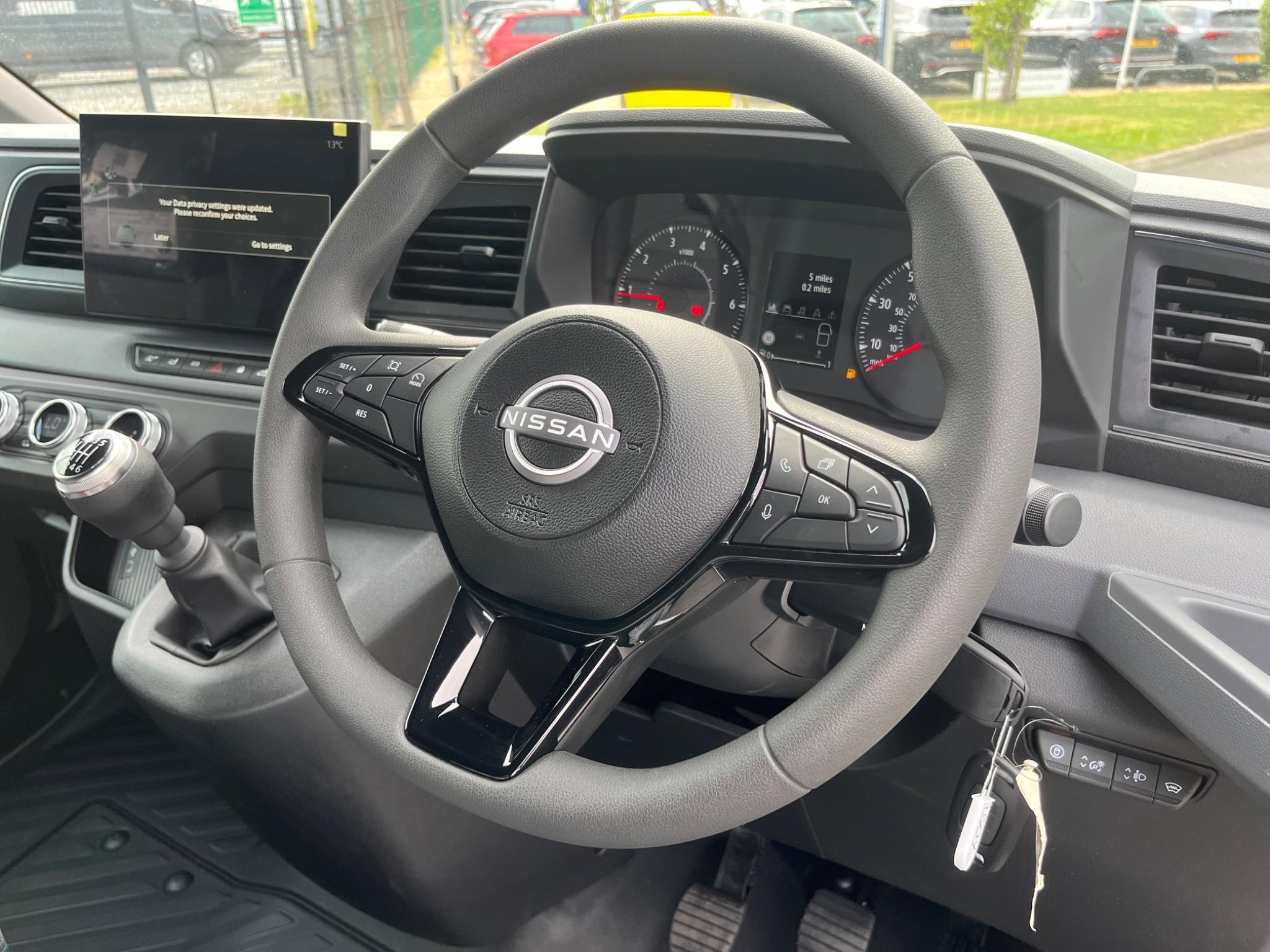 Nissan Interstar Image 22