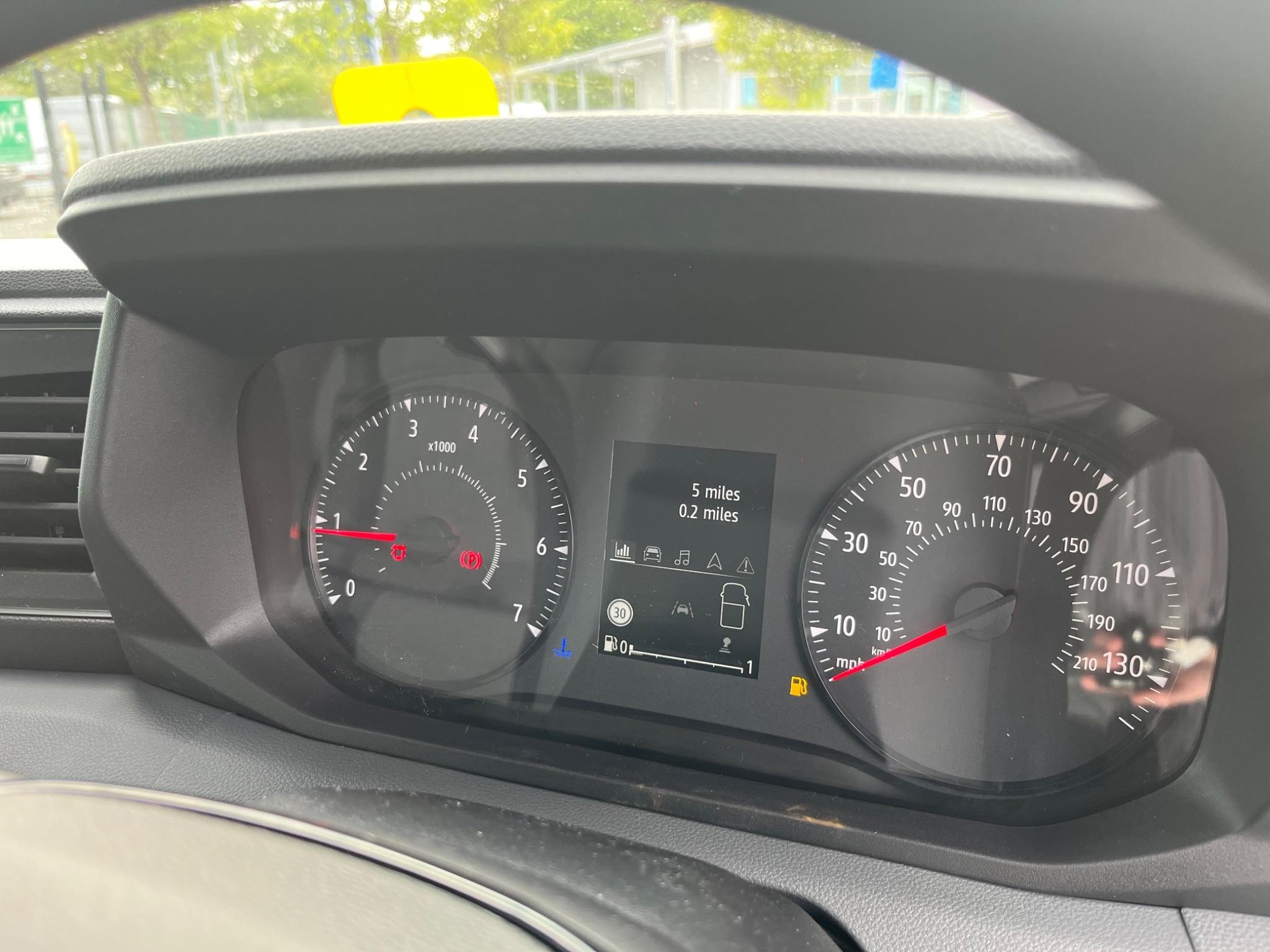 Nissan Interstar Image 23