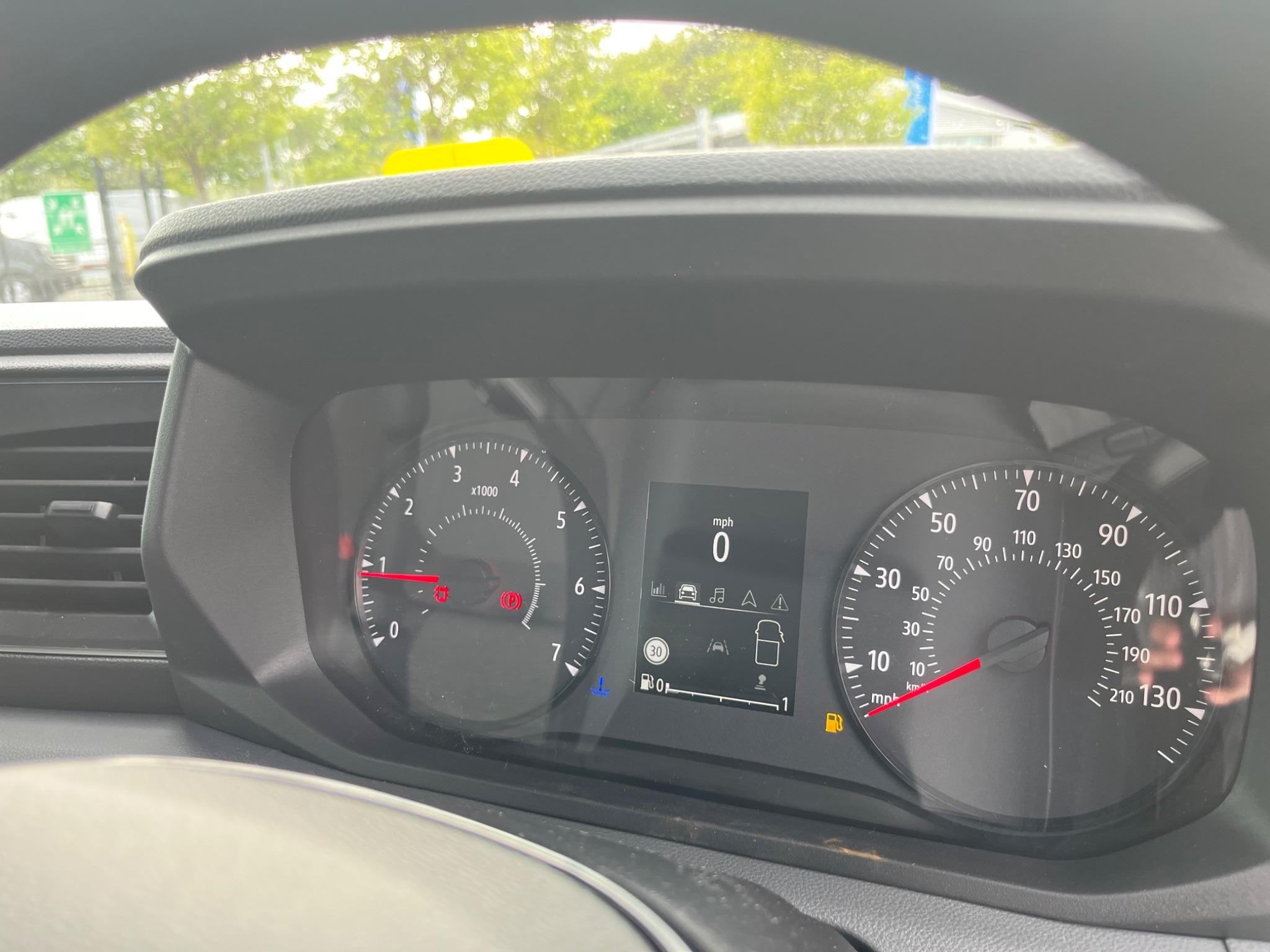 Nissan Interstar Image 24