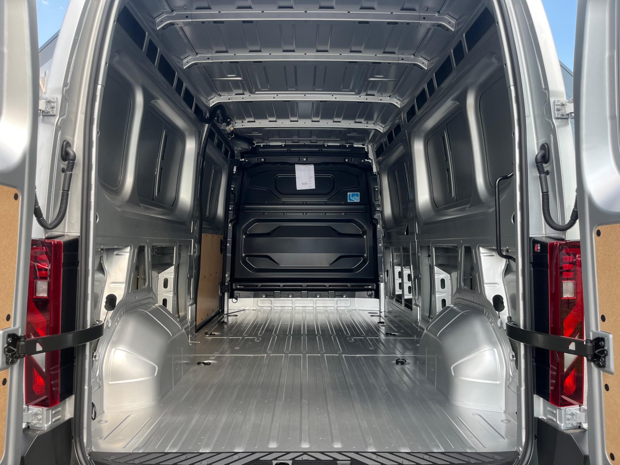 Nissan Interstar Image 6