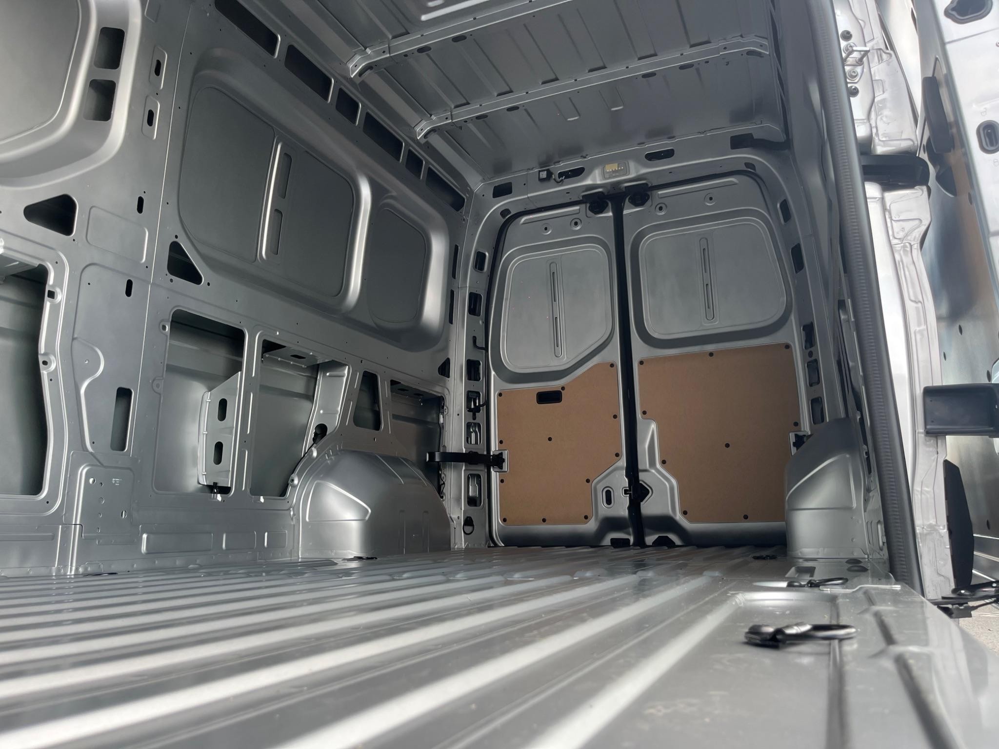 Nissan Interstar Image 11