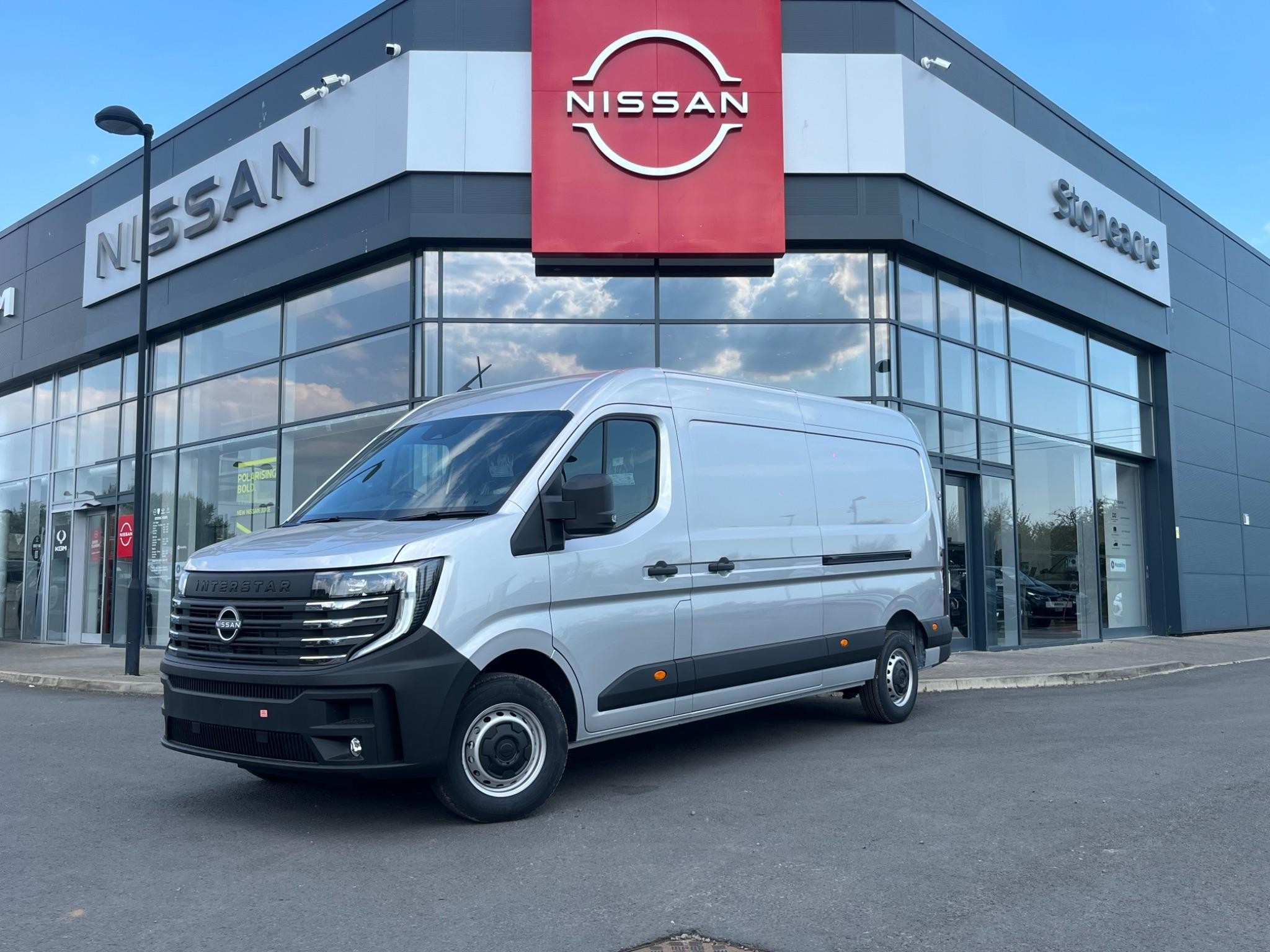 Nissan Interstar Image 12