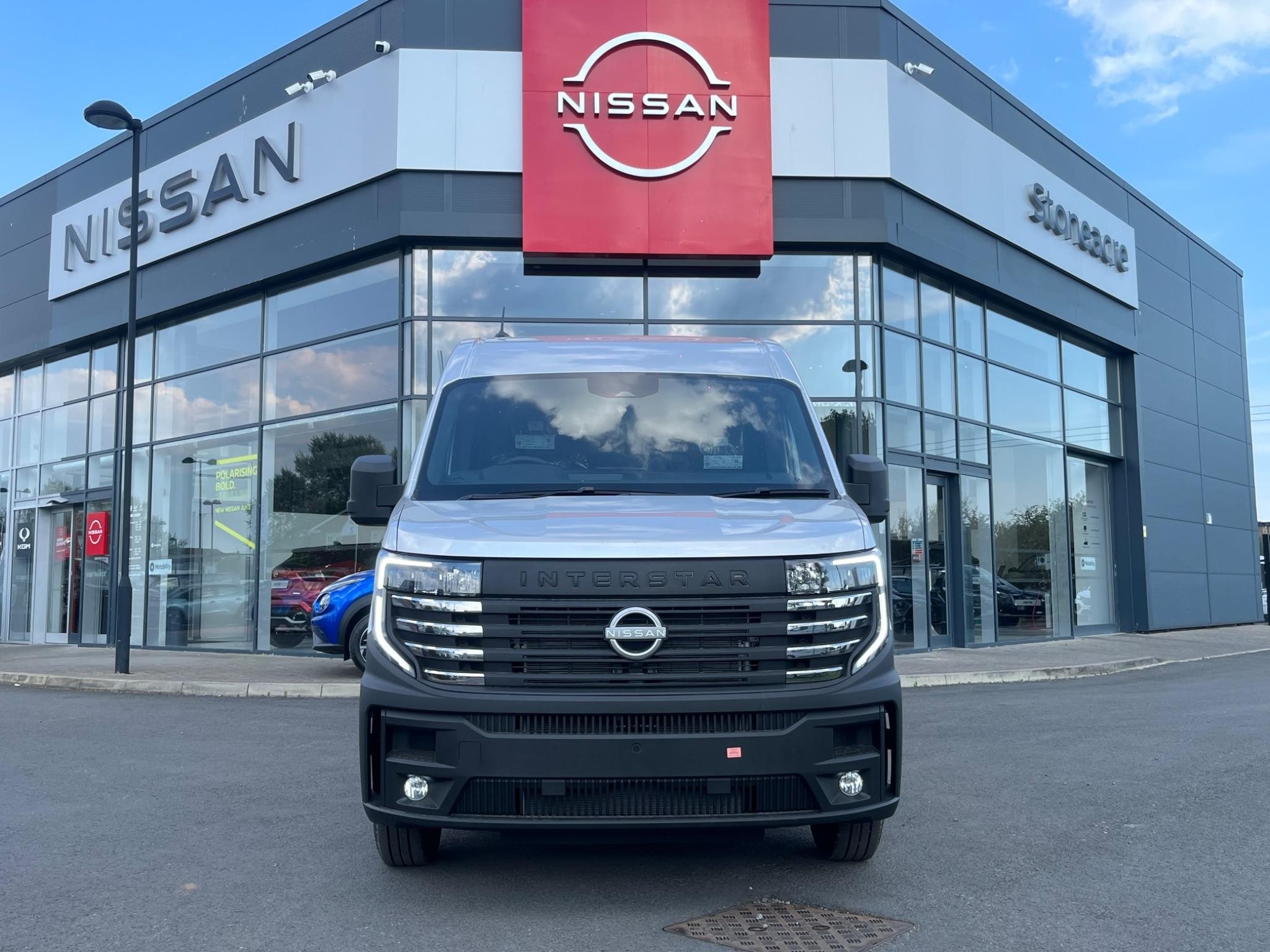 Nissan Interstar Image 13