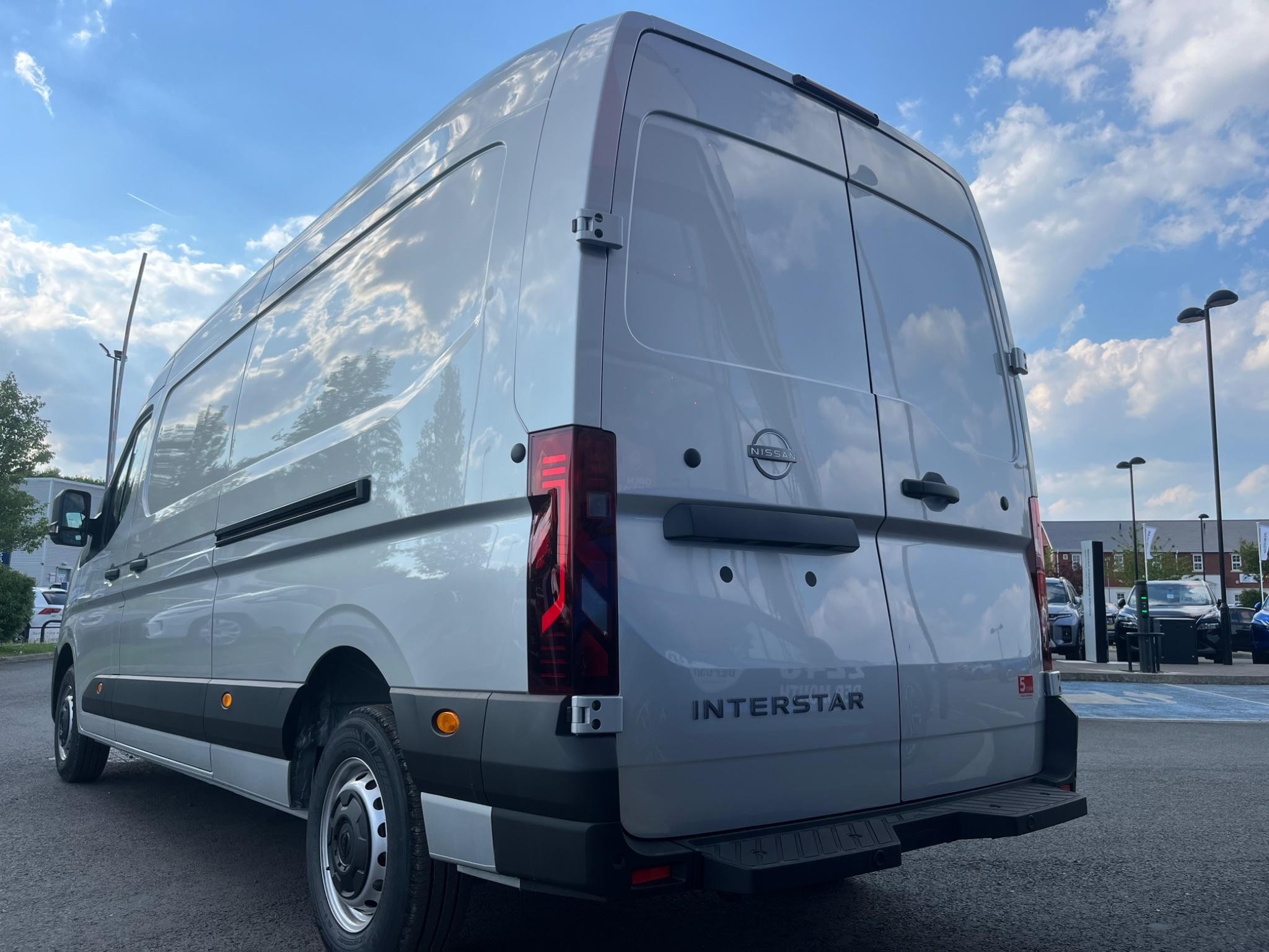 Nissan Interstar Image 16