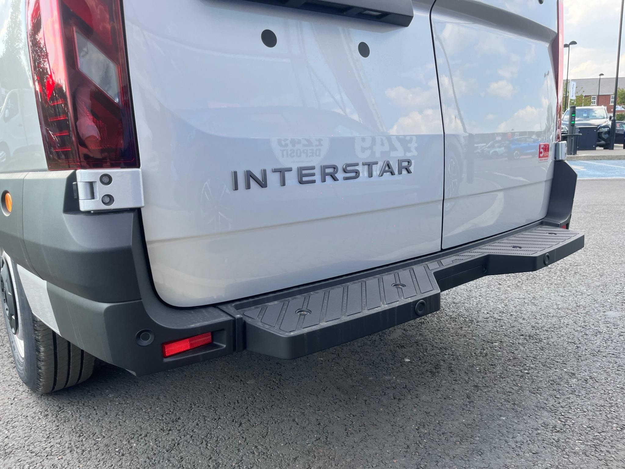 Nissan Interstar Image 17
