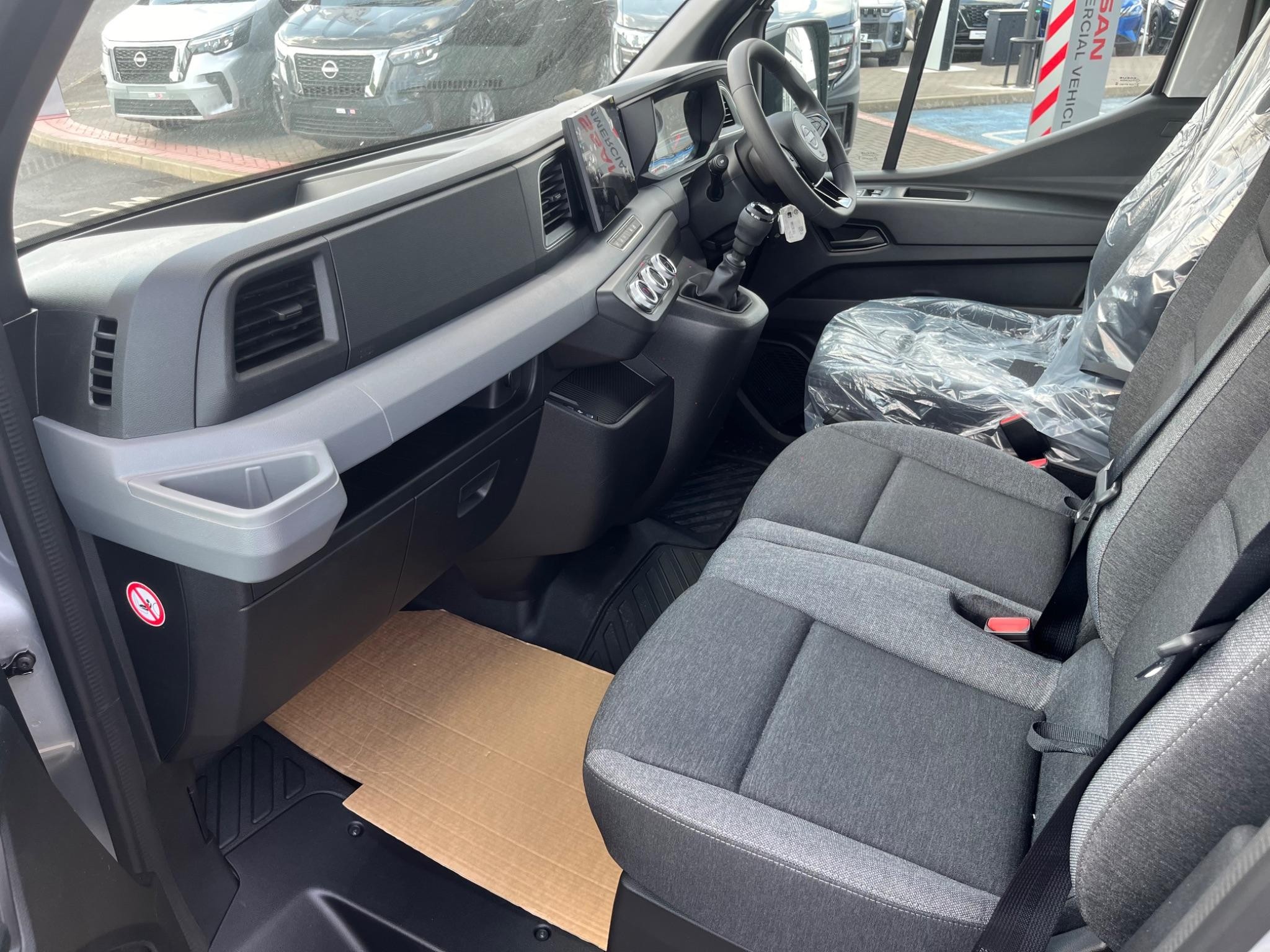 Nissan Interstar Image 18