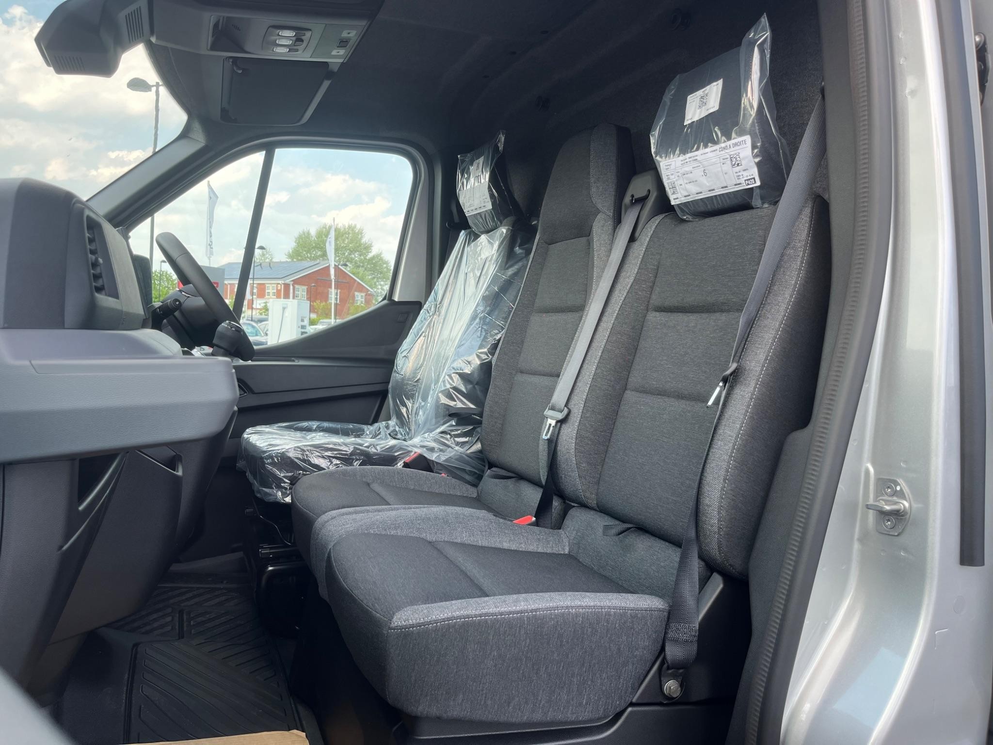 Nissan Interstar Image 19