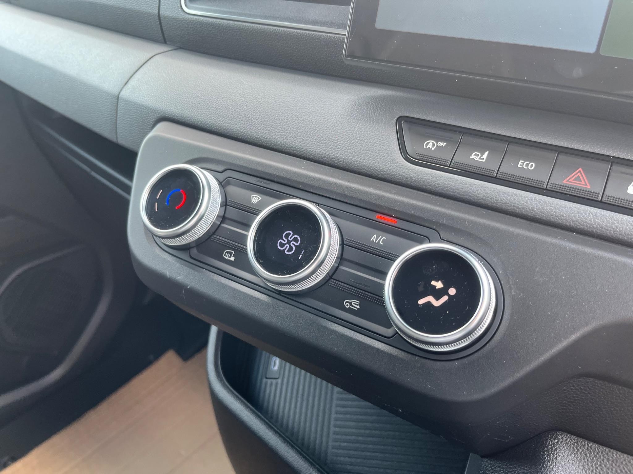 Nissan Interstar Image 23