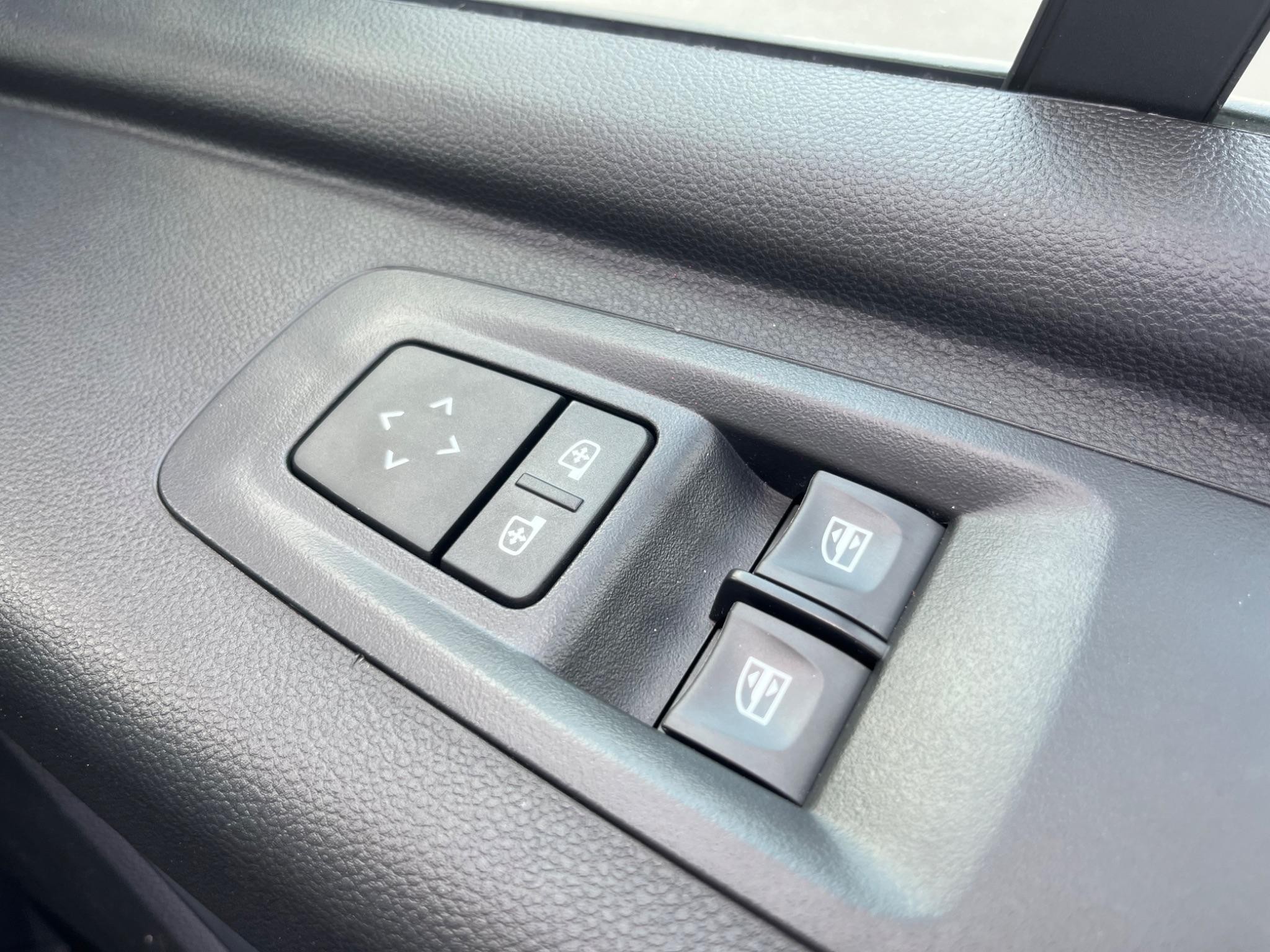 Nissan Interstar Image 33