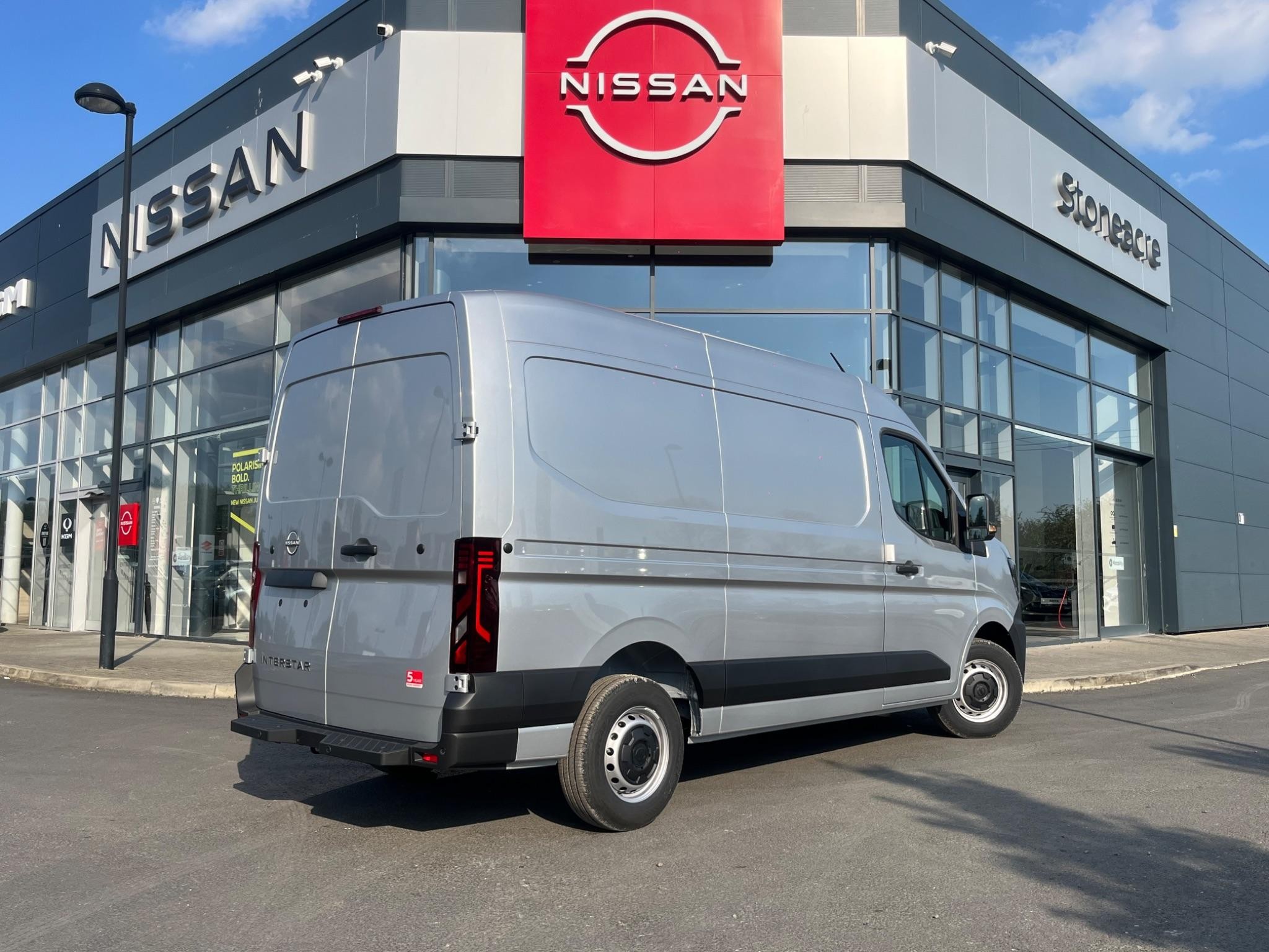 Nissan Interstar Image 3