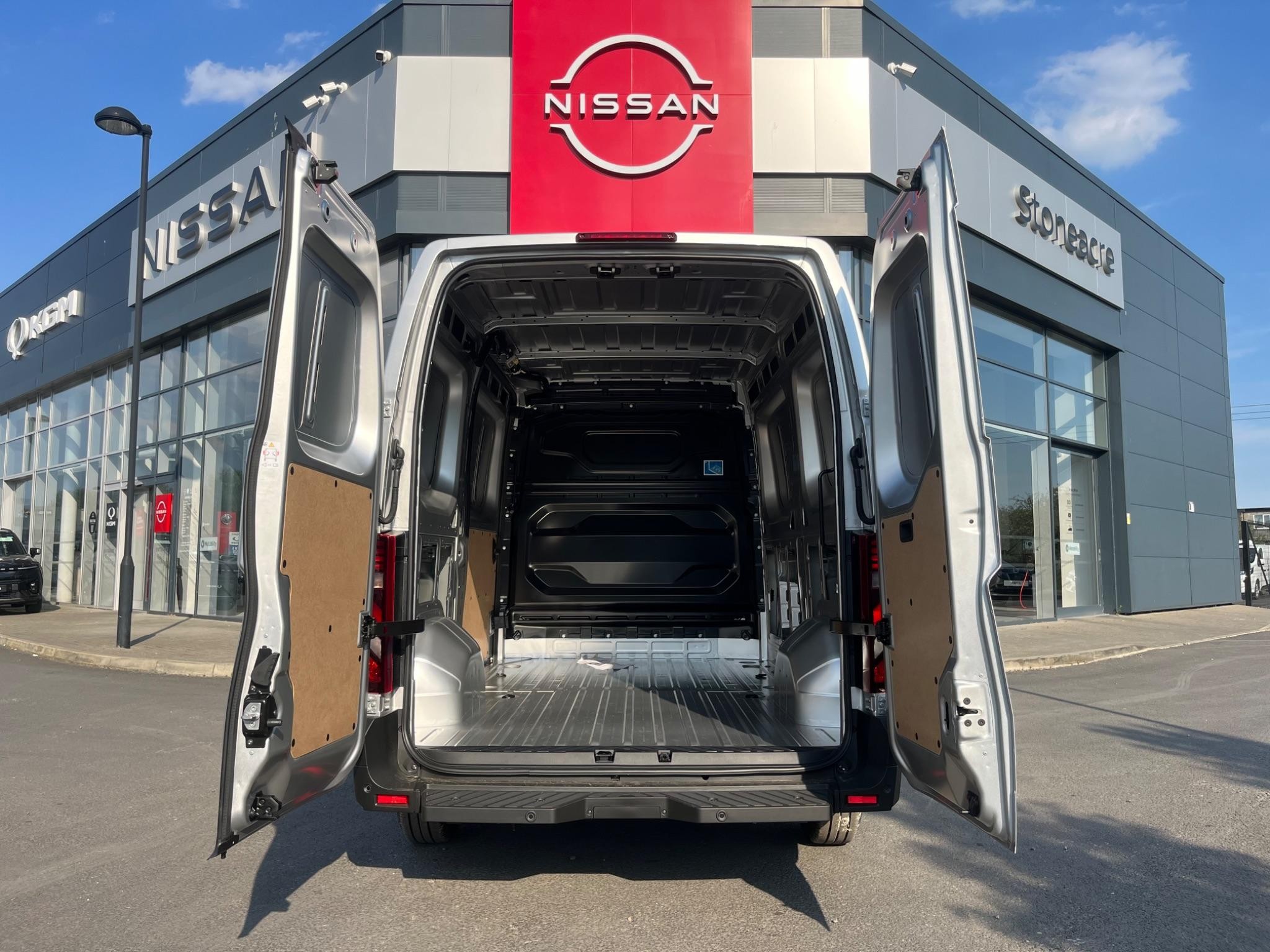 Nissan Interstar Image 5