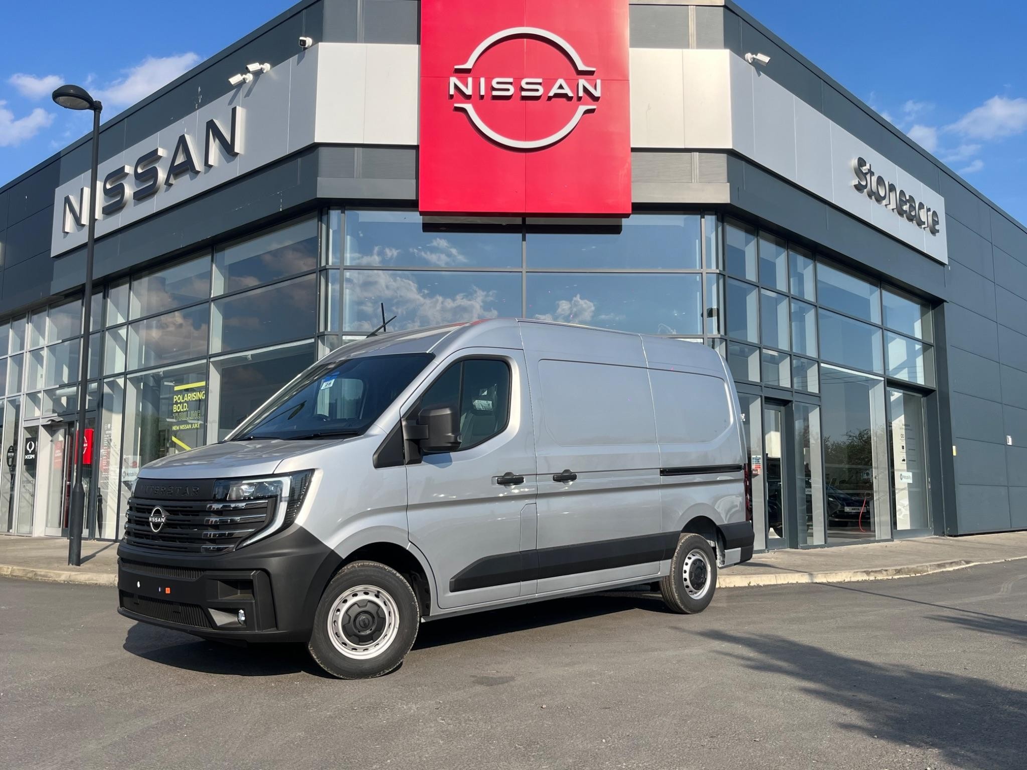 Nissan Interstar Image 9
