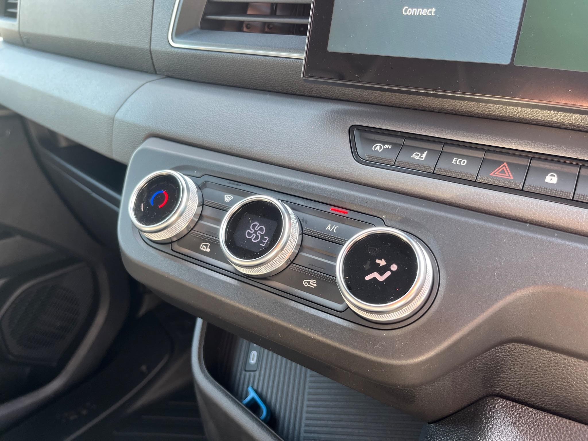 Nissan Interstar Image 22