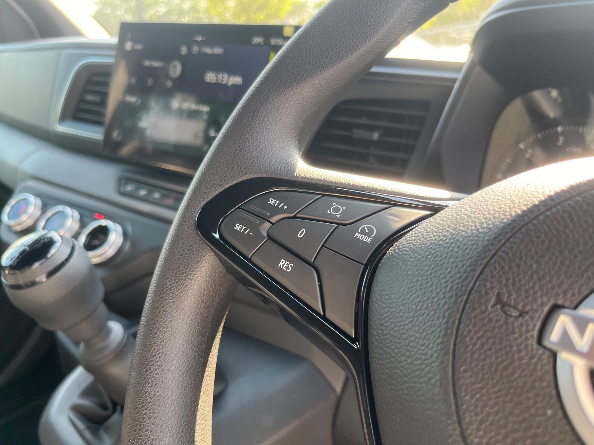 Nissan Interstar Image 24