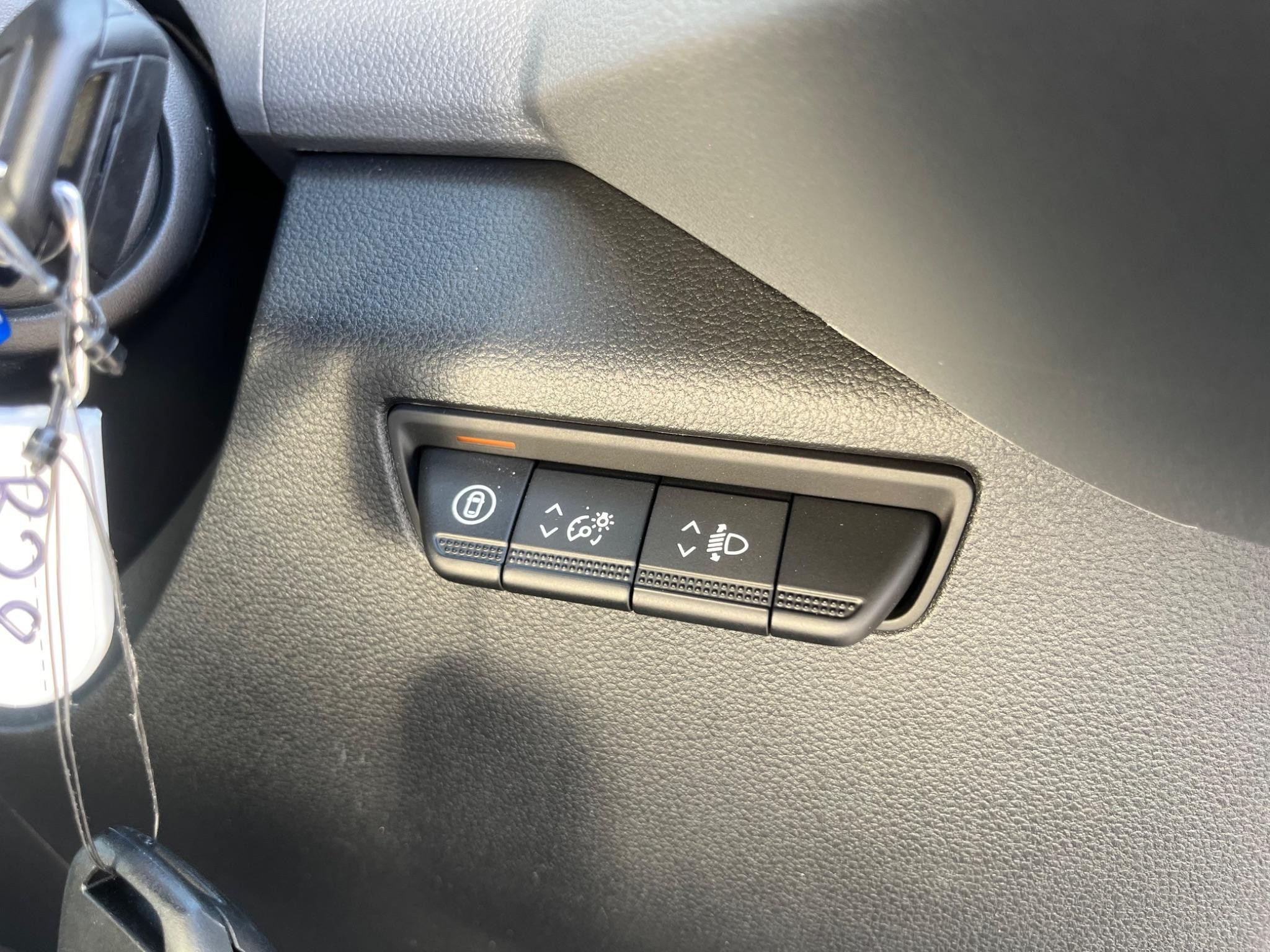 Nissan Interstar Image 31