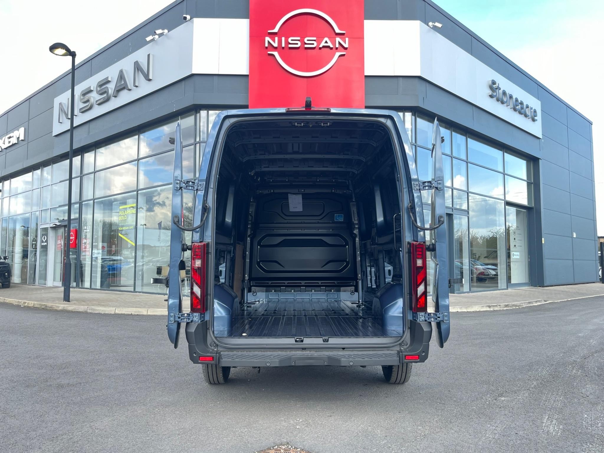 Nissan Interstar Image 5