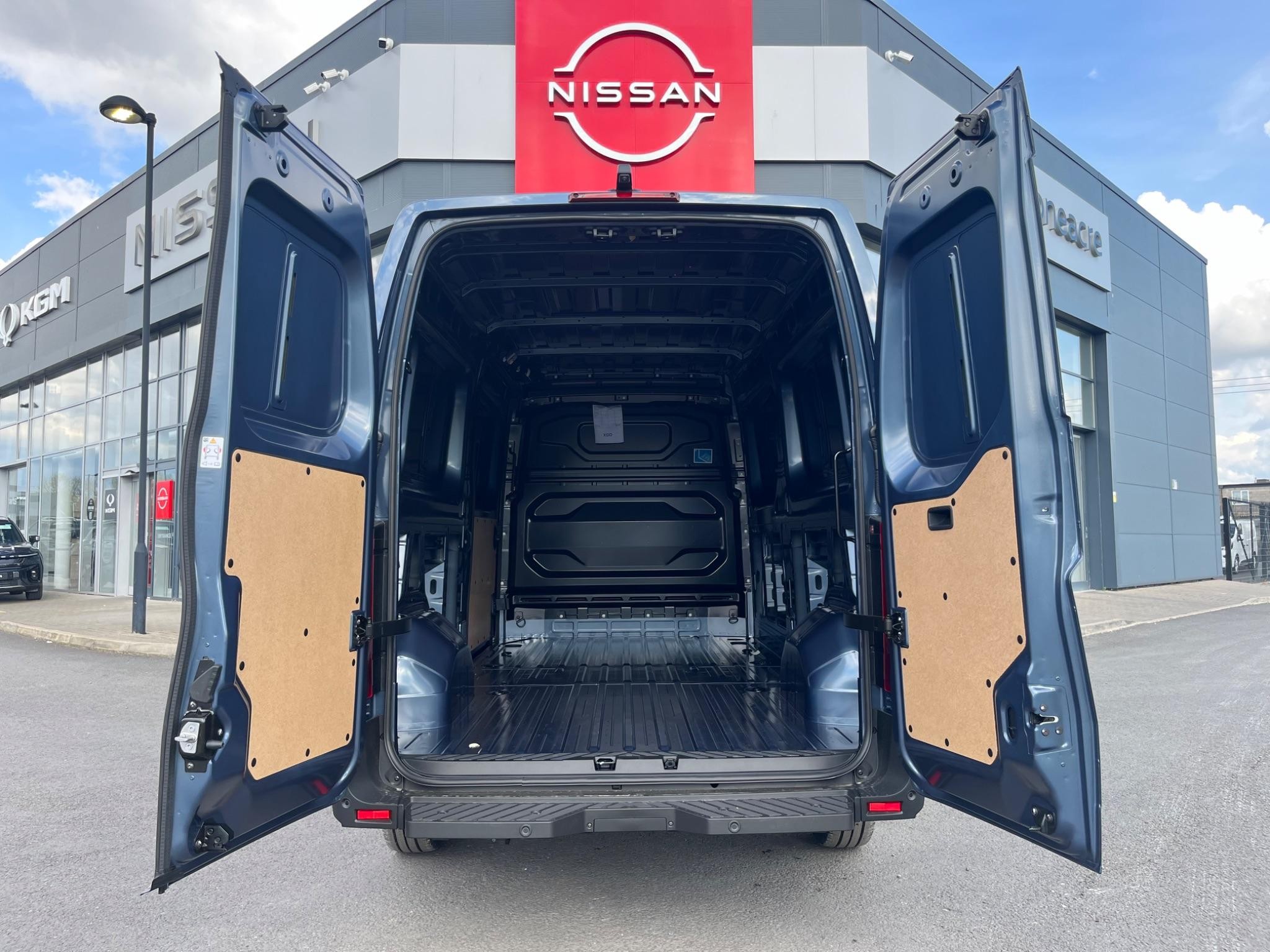 Nissan Interstar Image 6