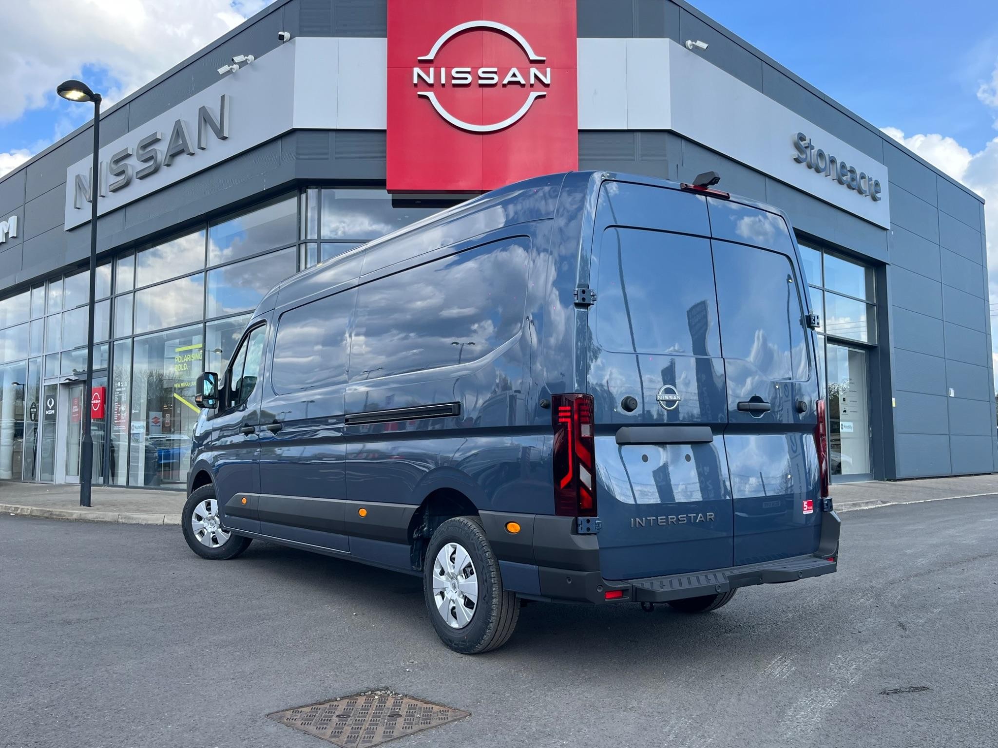 Nissan Interstar Image 8