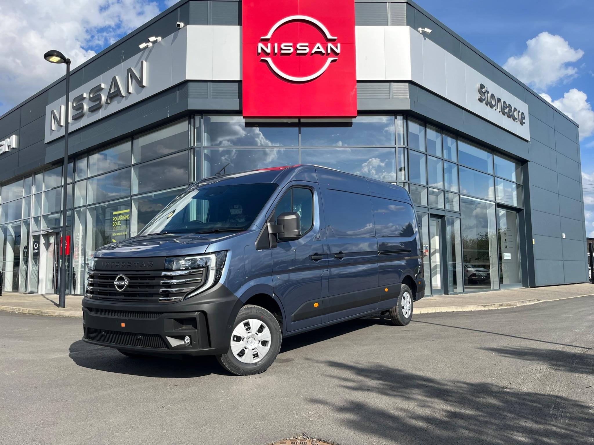 Nissan Interstar Image 11