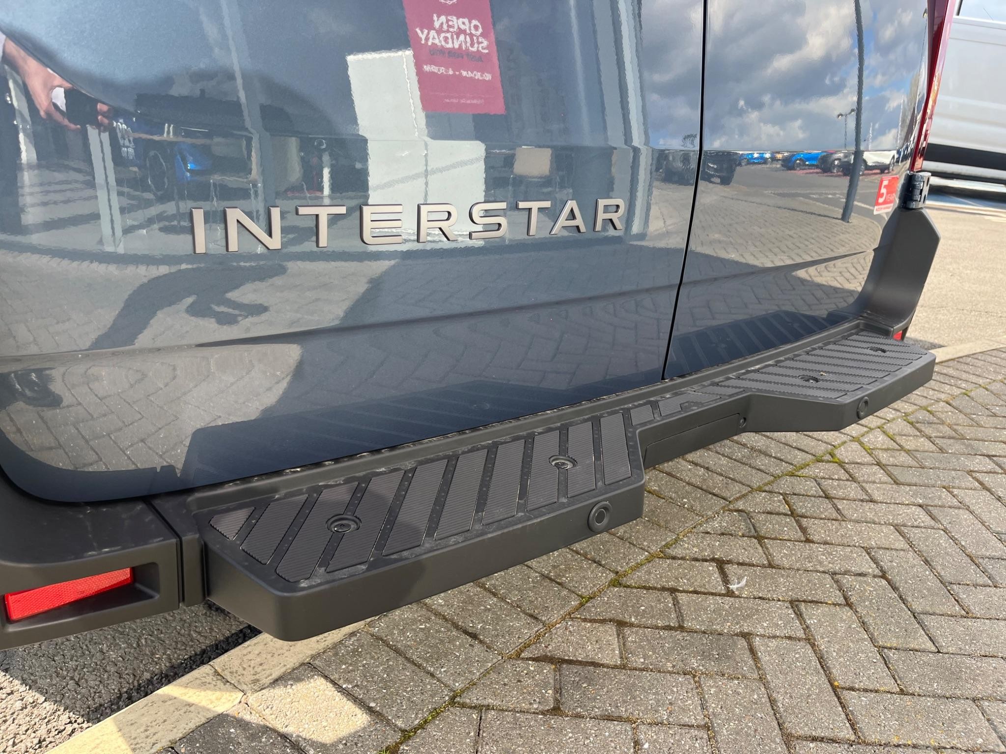 Nissan Interstar Image 16