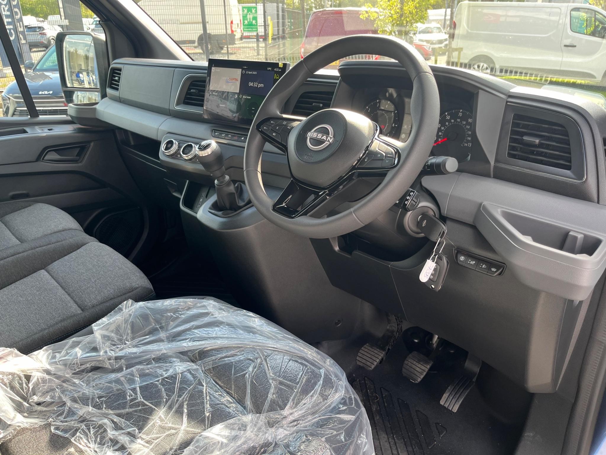 Nissan Interstar Image 22