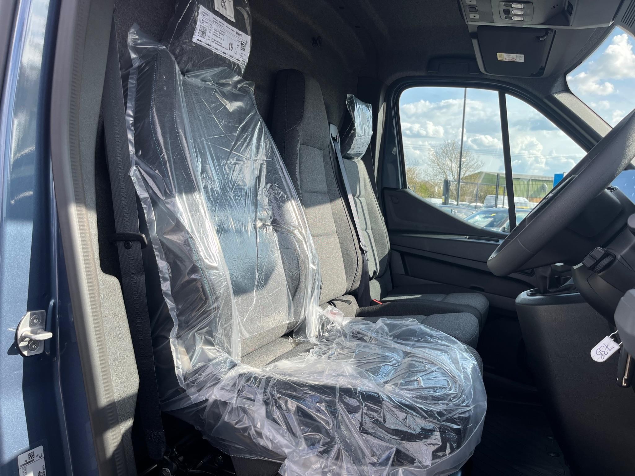 Nissan Interstar Image 23