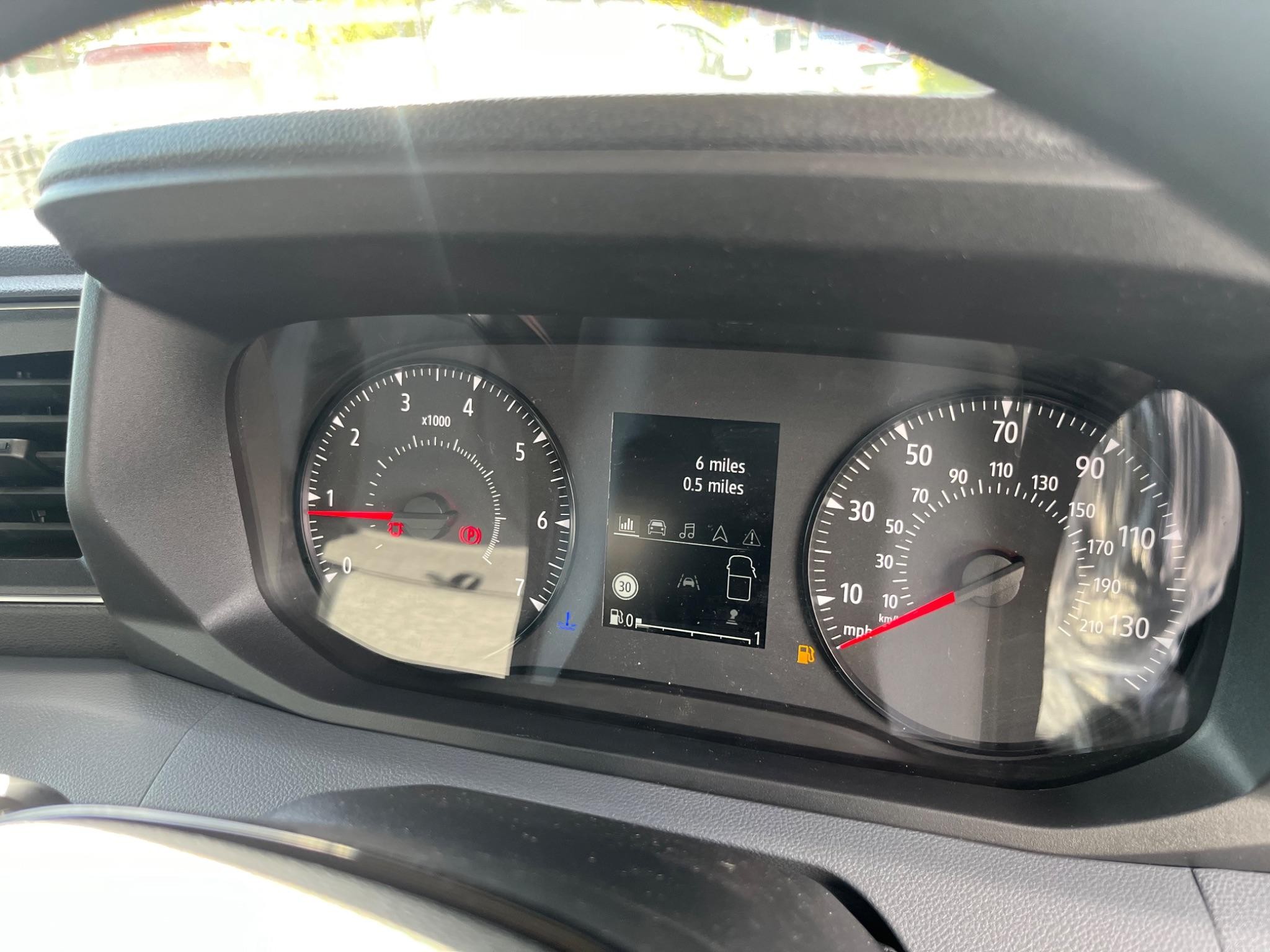 Nissan Interstar Image 26