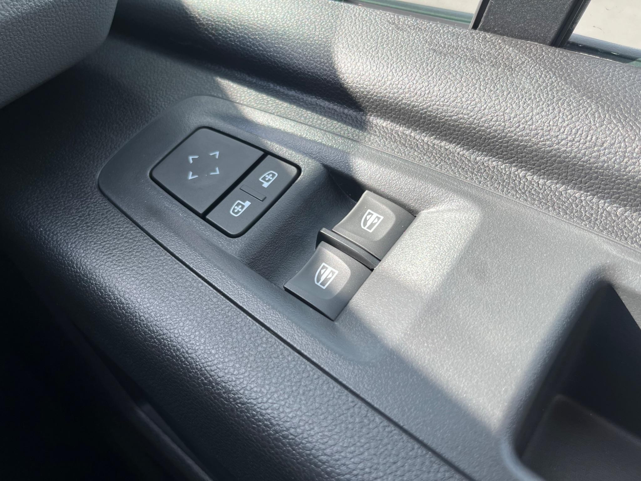 Nissan Interstar Image 40