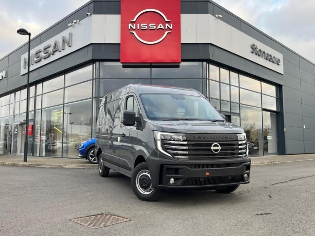 Nissan Interstar 2.0 dCi 33 Acenta L2 Medium Roof Euro 6 (s/s) 4dr null Image 1