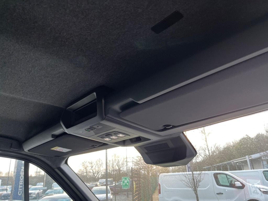 Nissan Interstar Image 40