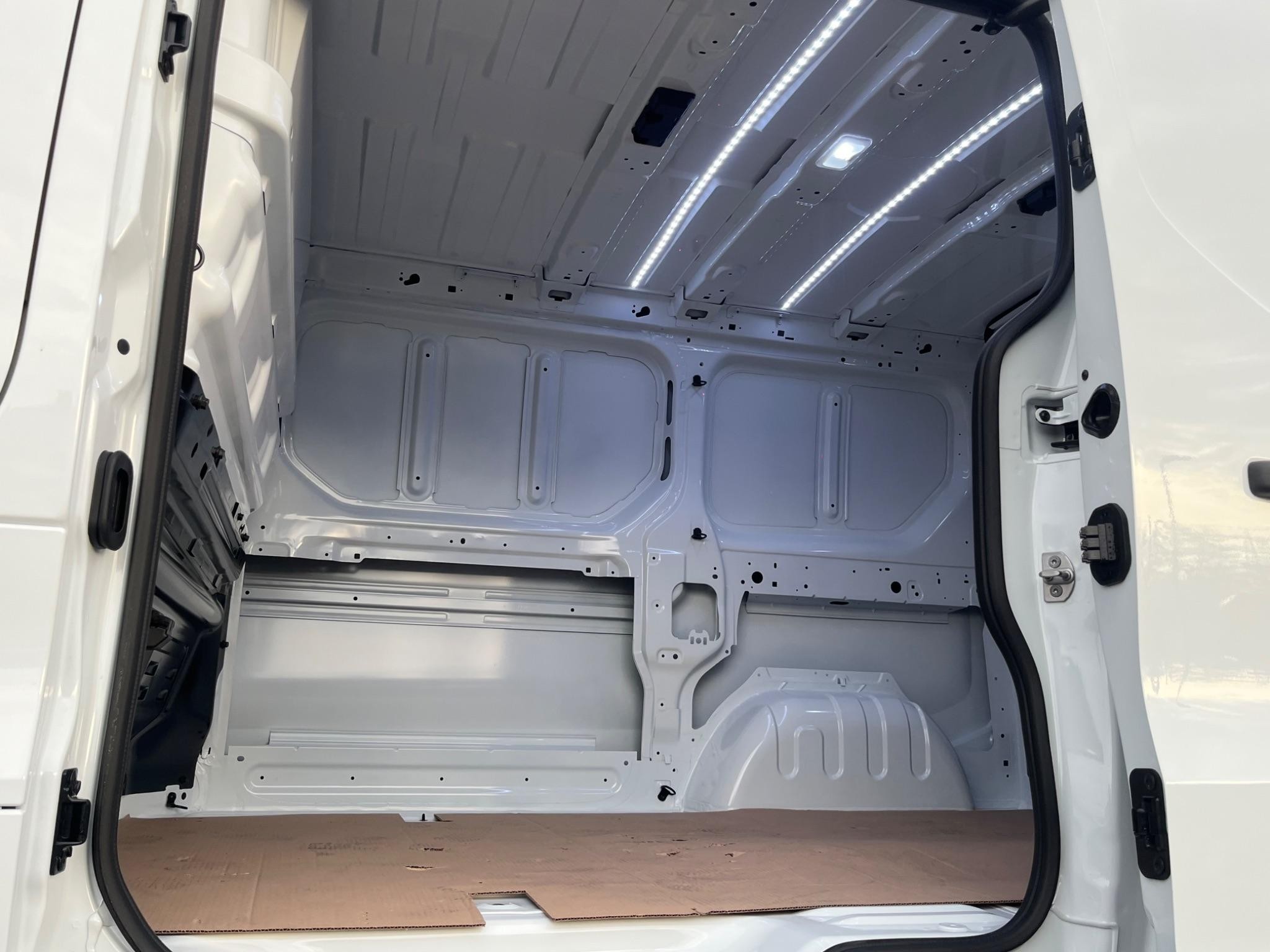 Nissan Primastar Image 11