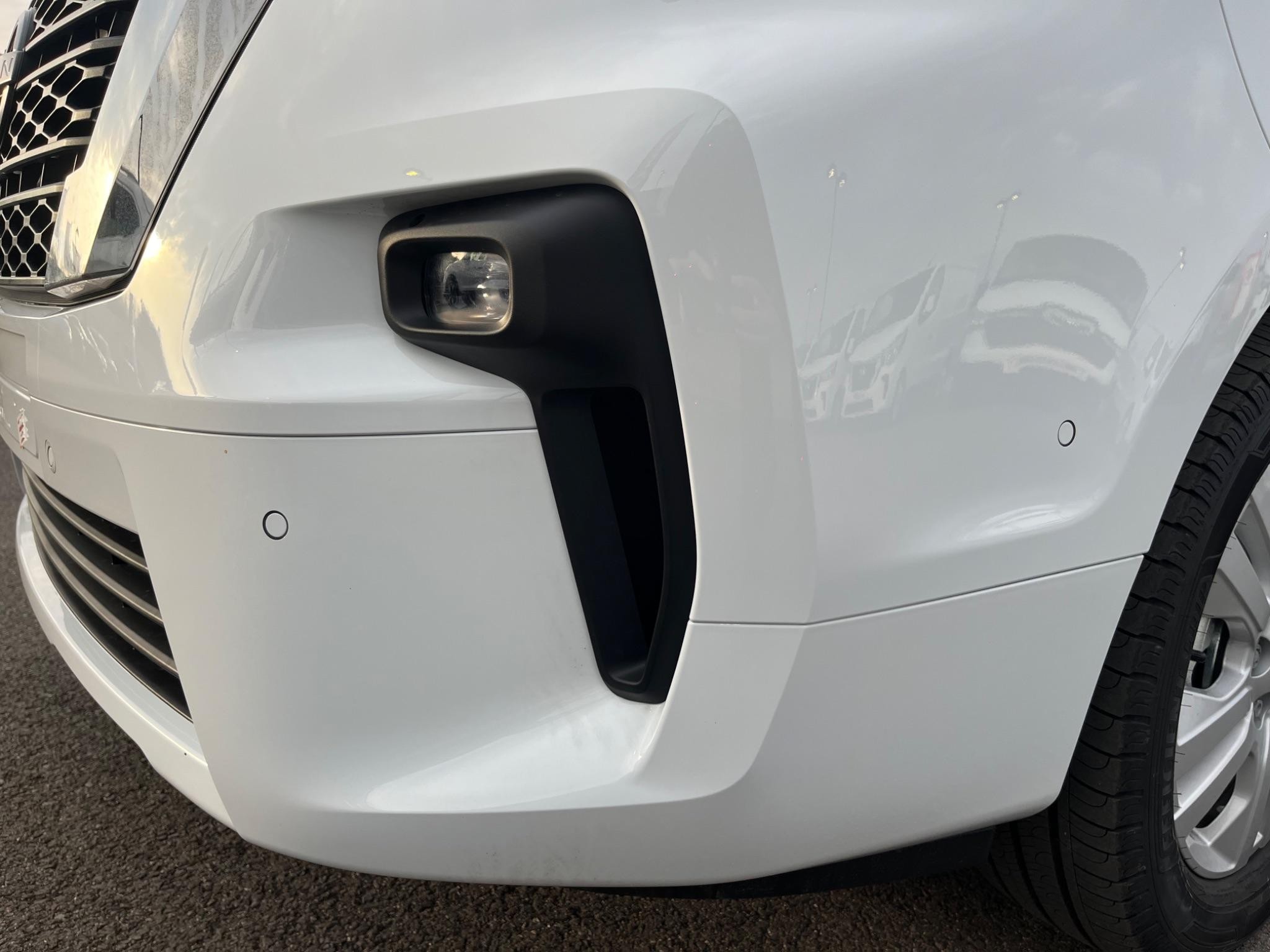 Nissan Primastar Image 17