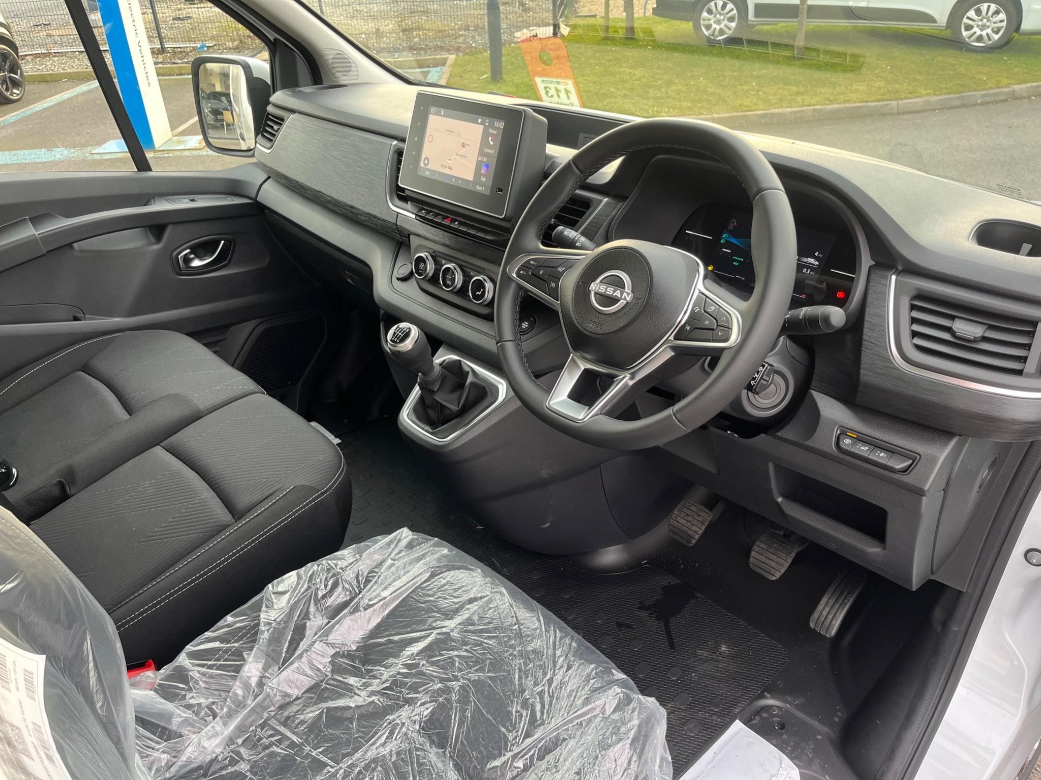 Nissan Primastar Image 22