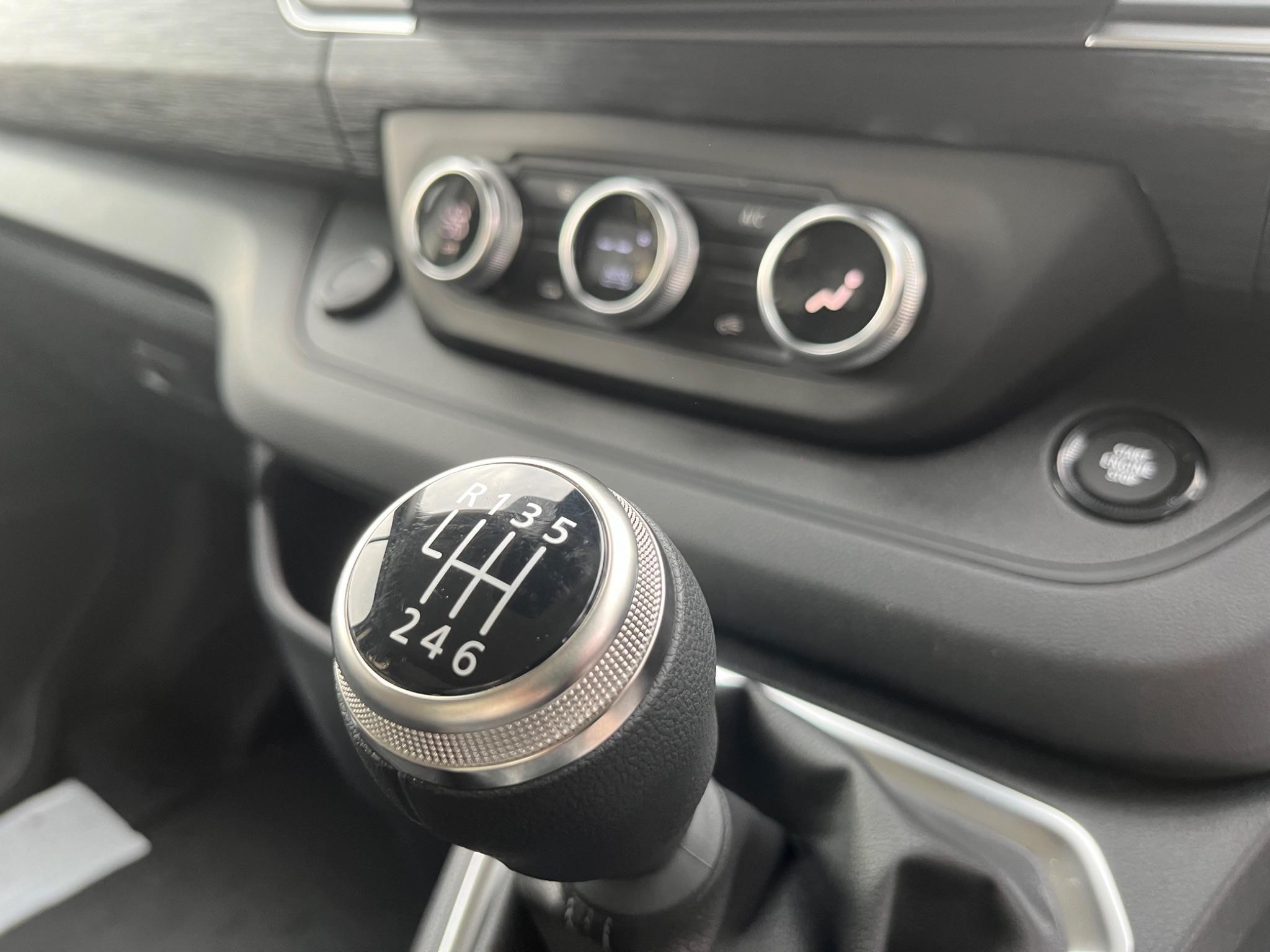 Nissan Primastar Image 28