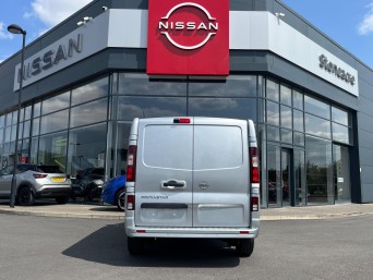 Nissan Primastar 2.0 dCi 30 Tekna L1 Euro 6 (s/s) 5dr null Image 3