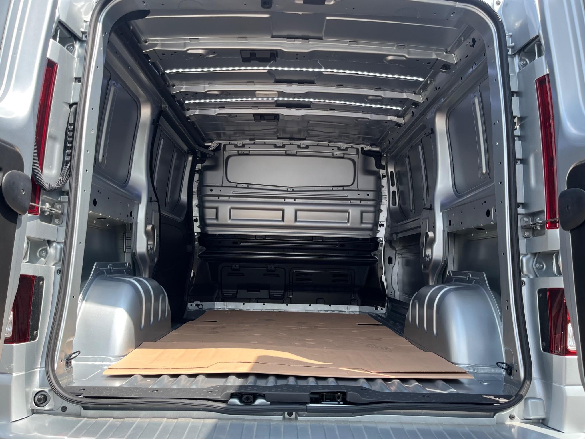 Nissan Primastar Image 5