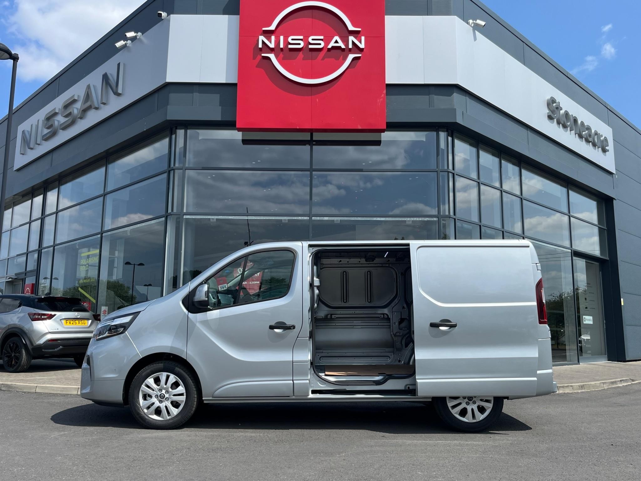 Nissan Primastar Image 8