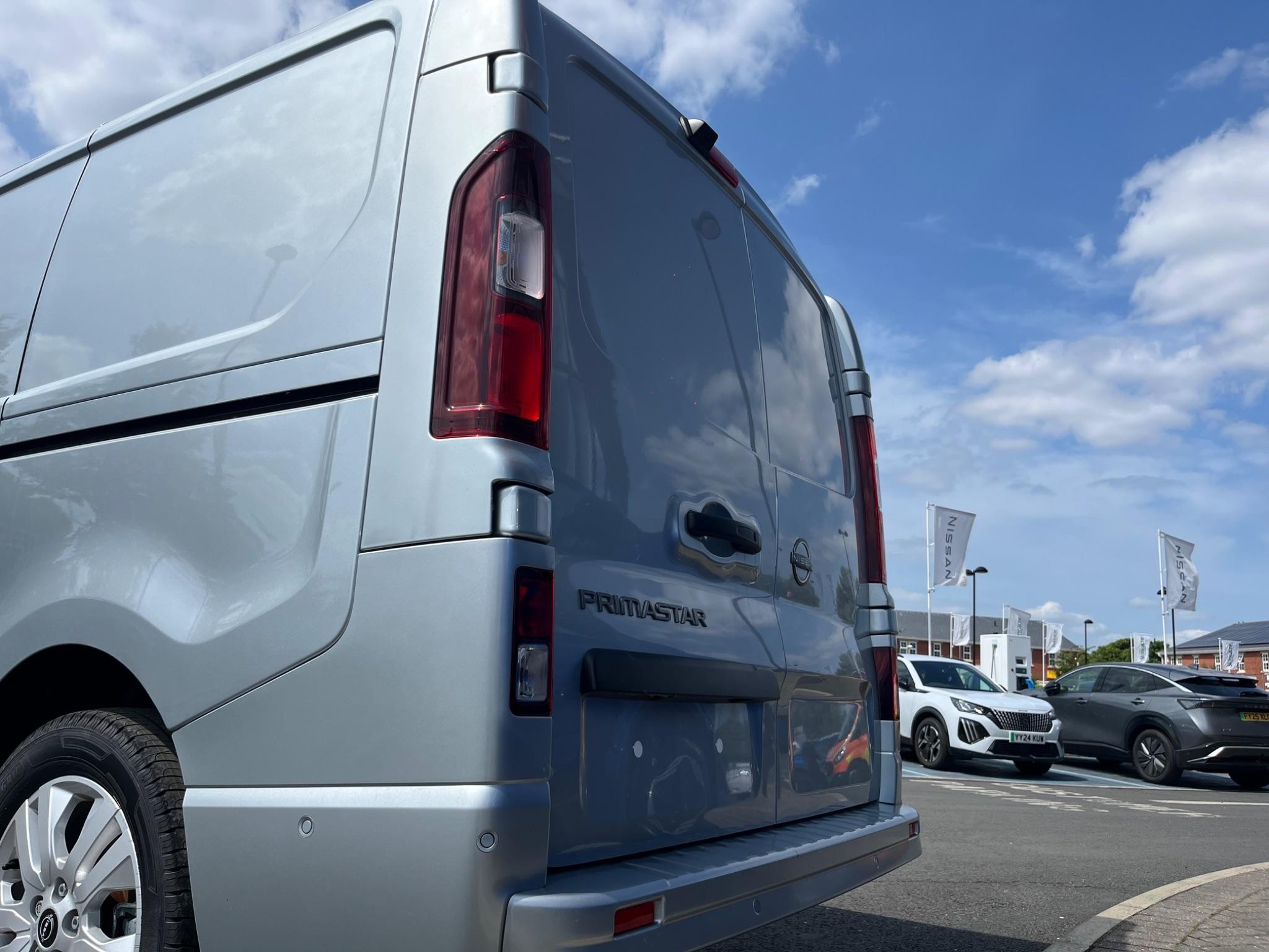 Nissan Primastar Image 14