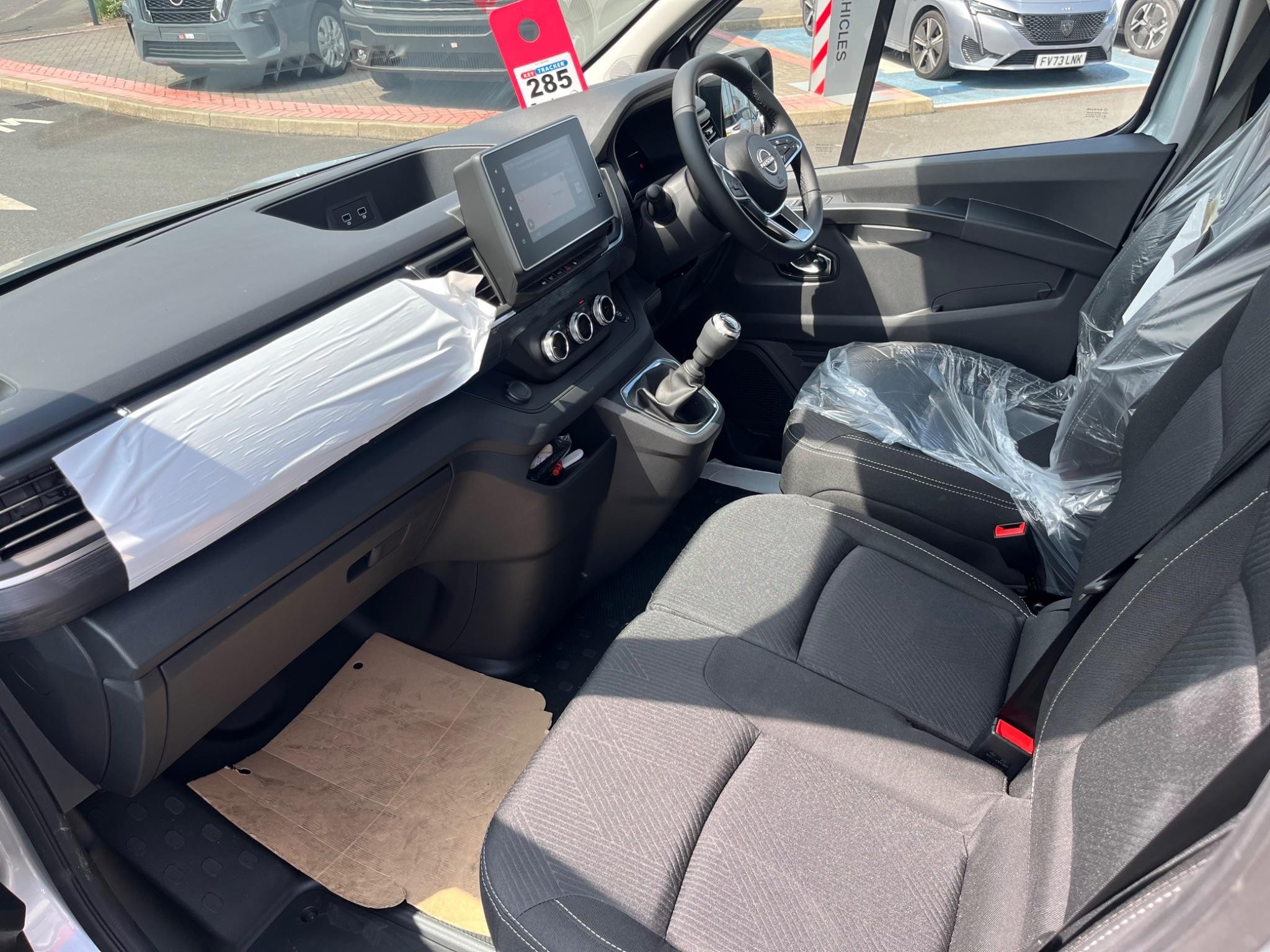 Nissan Primastar Image 20
