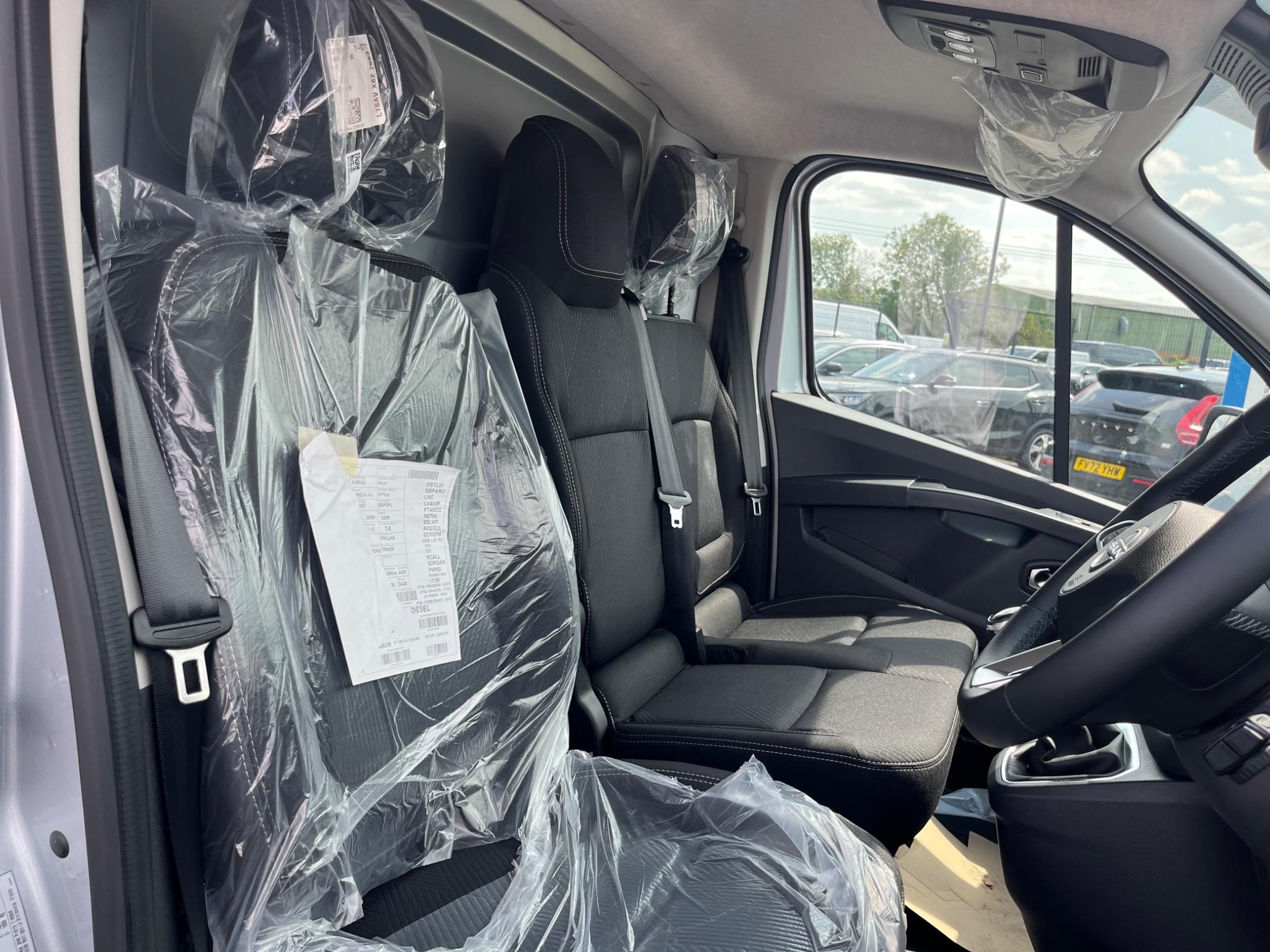 Nissan Primastar Image 24