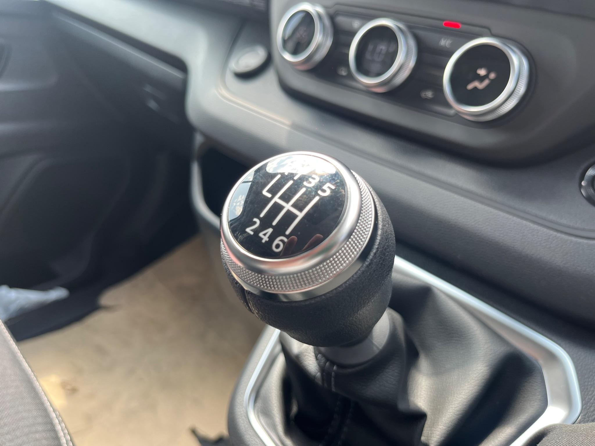 Nissan Primastar Image 28