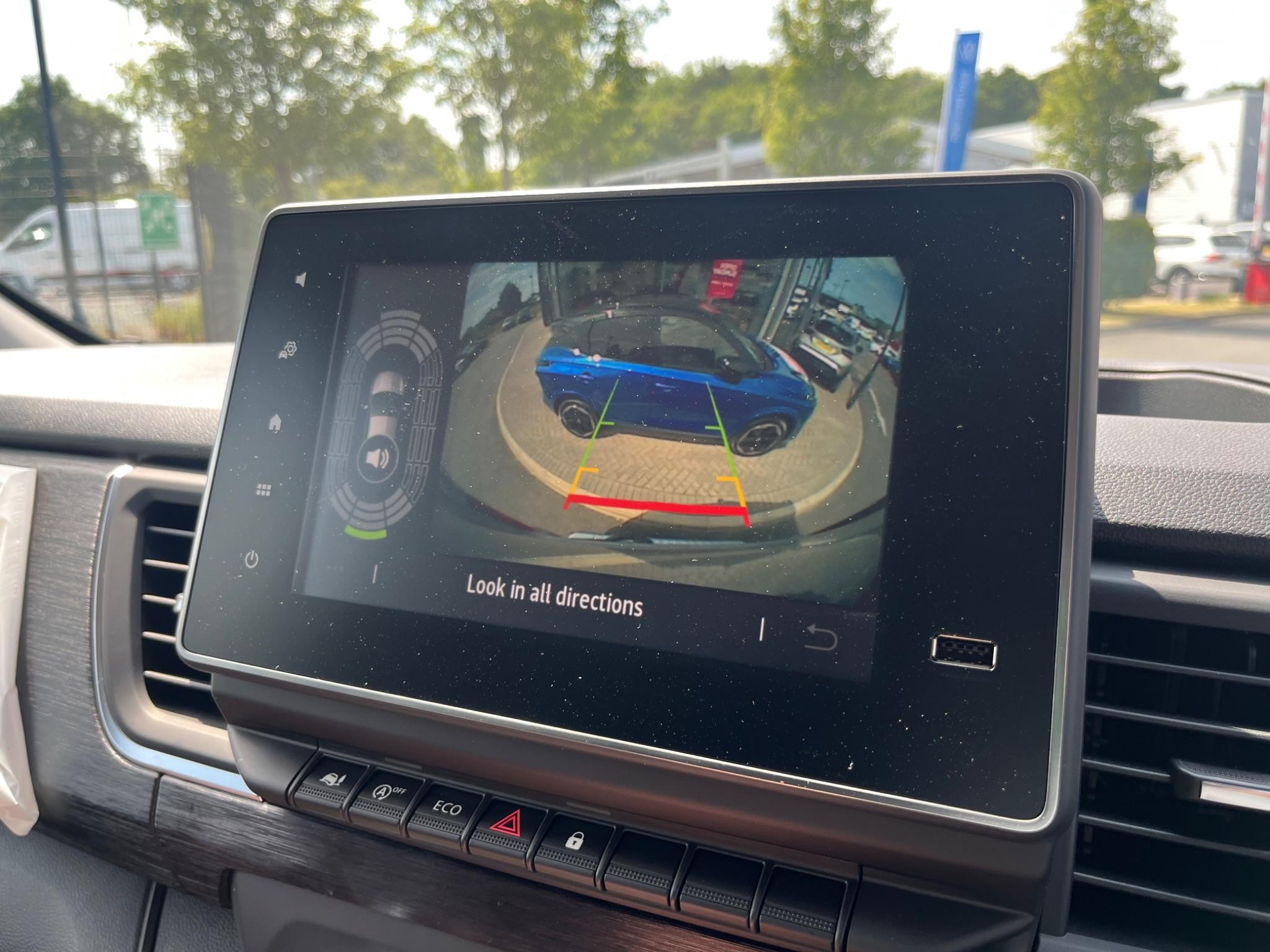Nissan Primastar Image 30