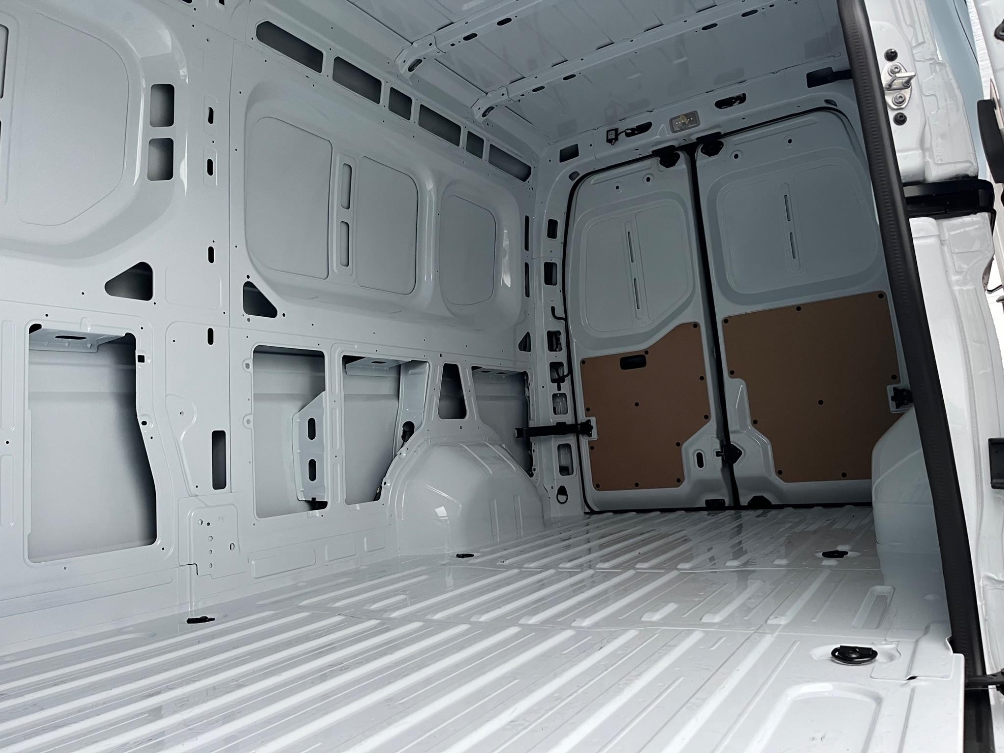 Nissan Interstar Image 10