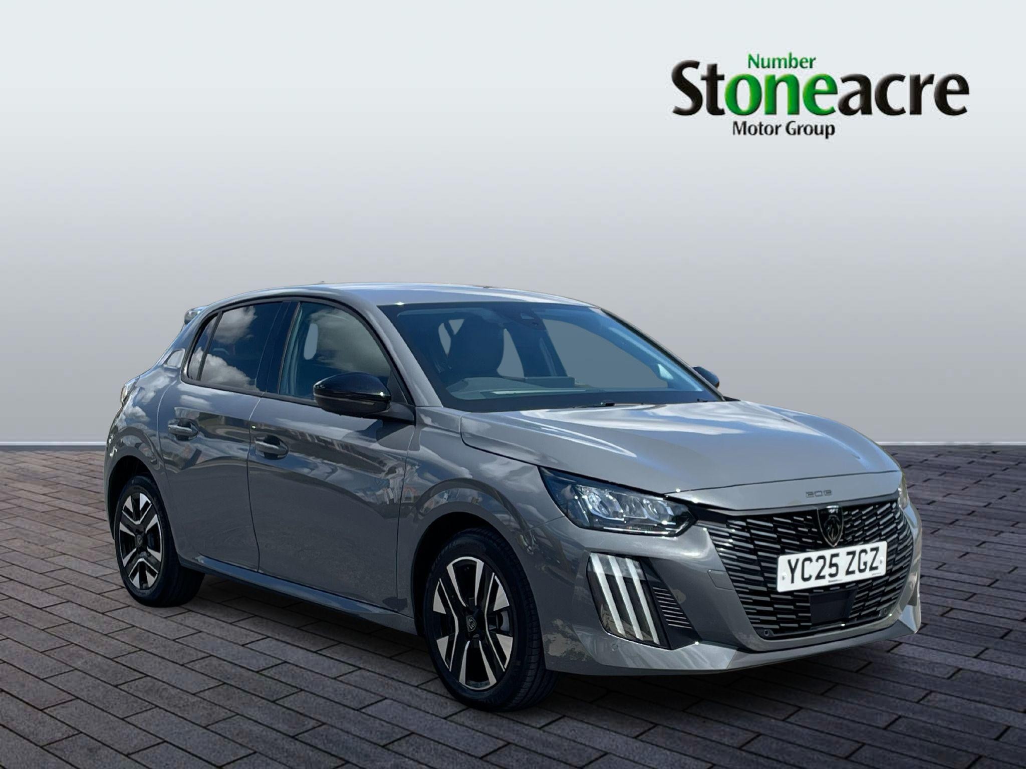 Peugeot 208 Image 1