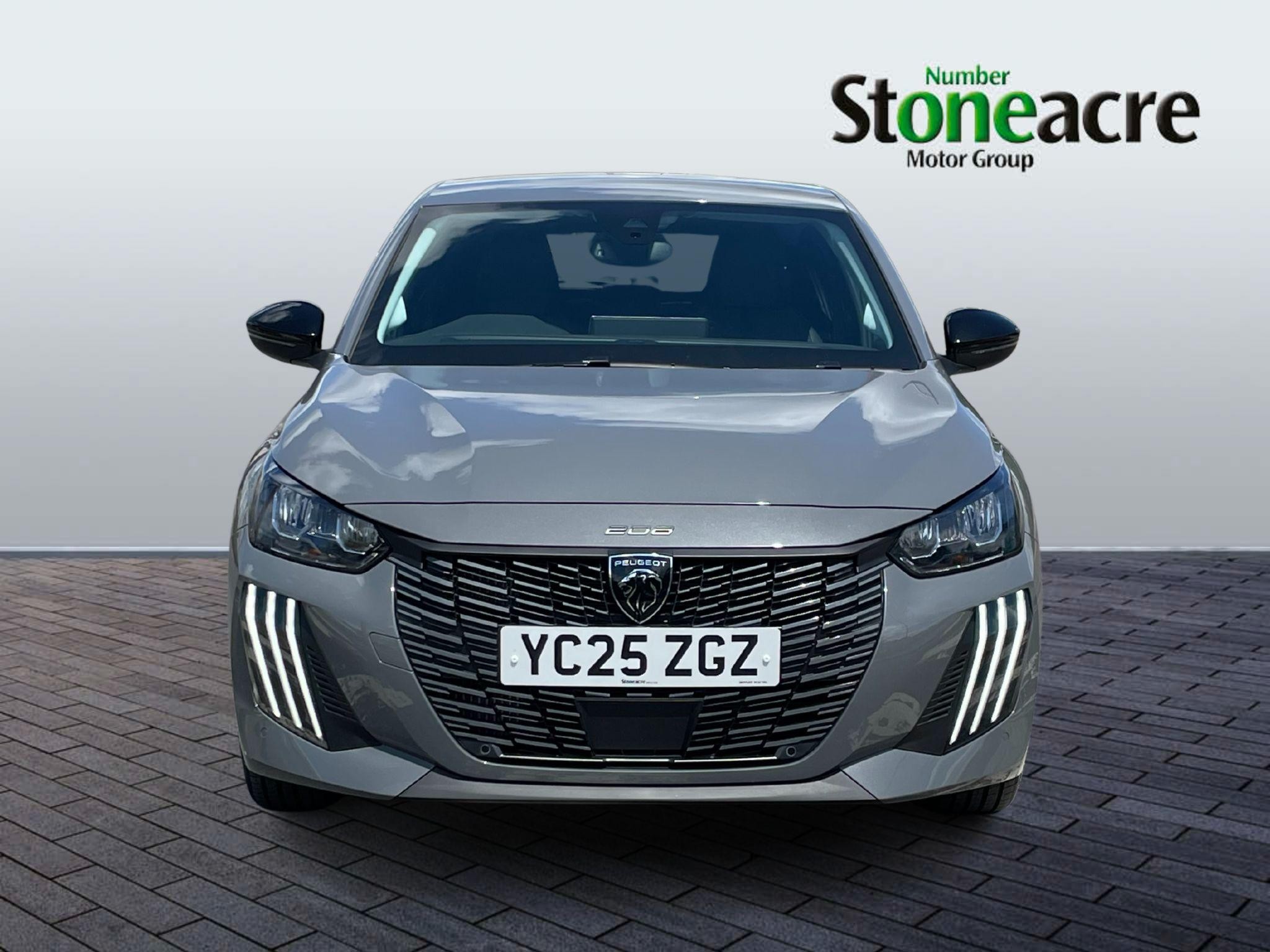 Peugeot 208 Image 2